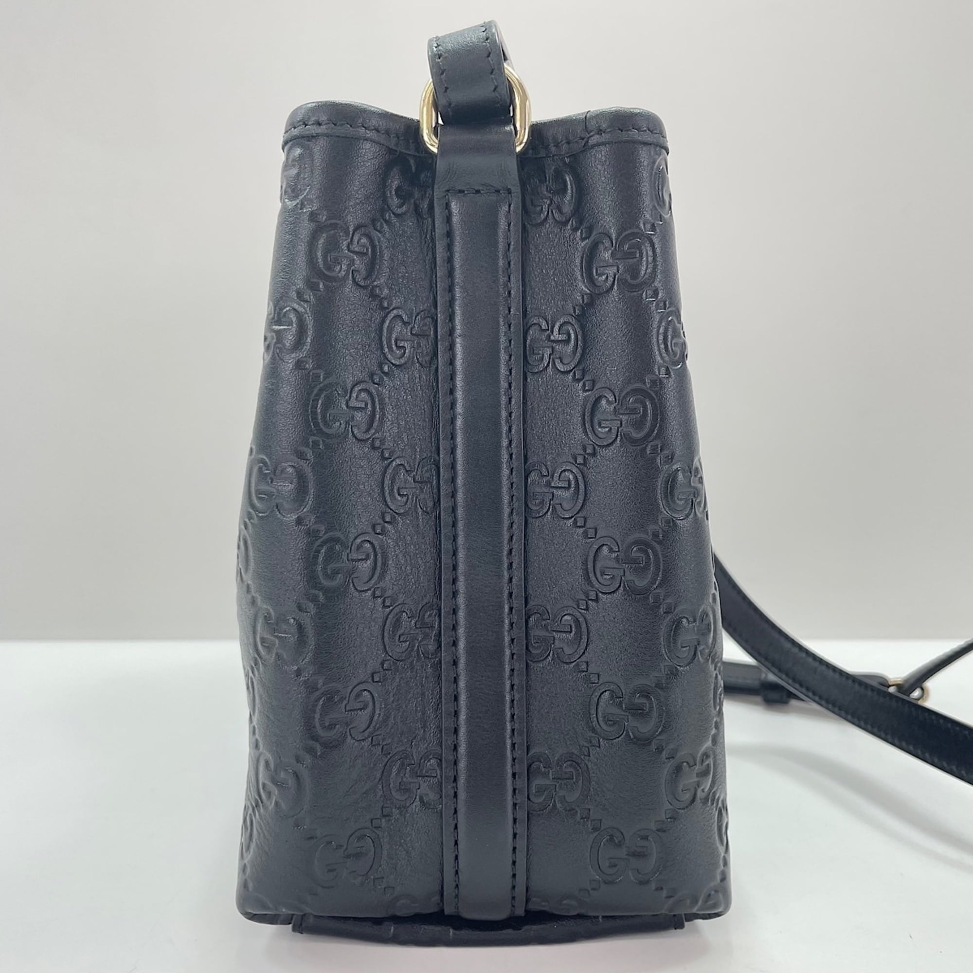 Gucci Black Shoulder Bag (Pre-Owned)
