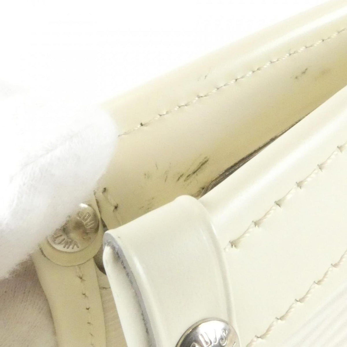 Louis Vuitton Epi Lv Off White Leather Shoulder Bag (Pre-Owned)
