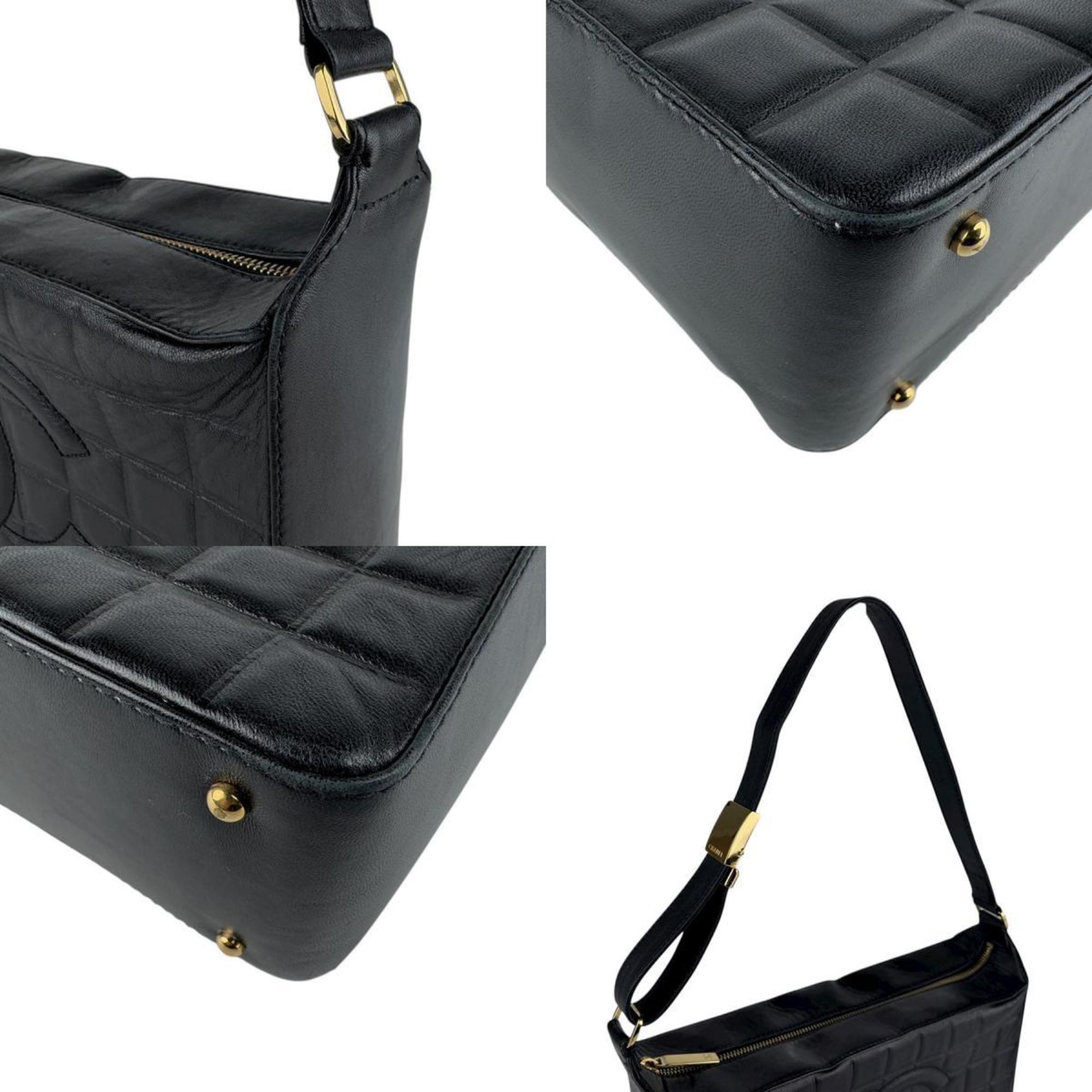 Chanel Black Leather Shoulder Bag (Pre-Owned)