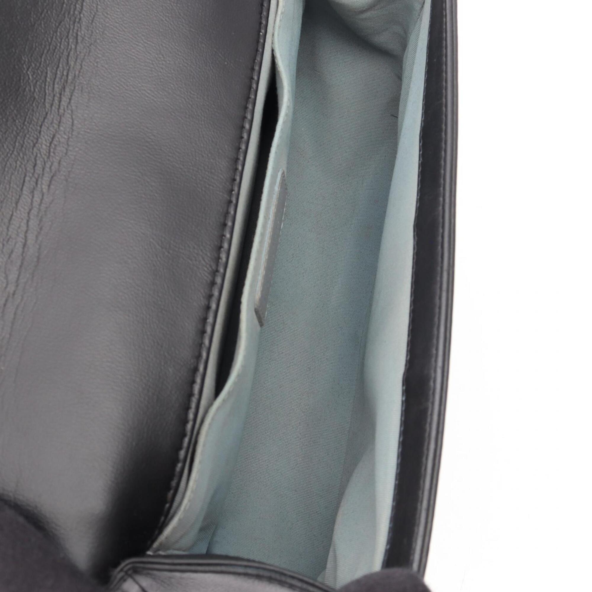 Chanel Black Leather Handbag Shoulder Bag (Pre-Owned)