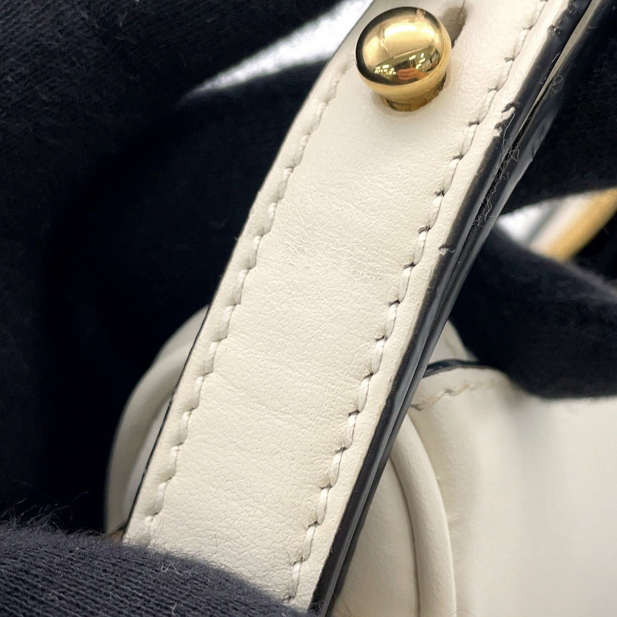 Prada White Leather Handbag Shoulder Bag (Pre-Owned)