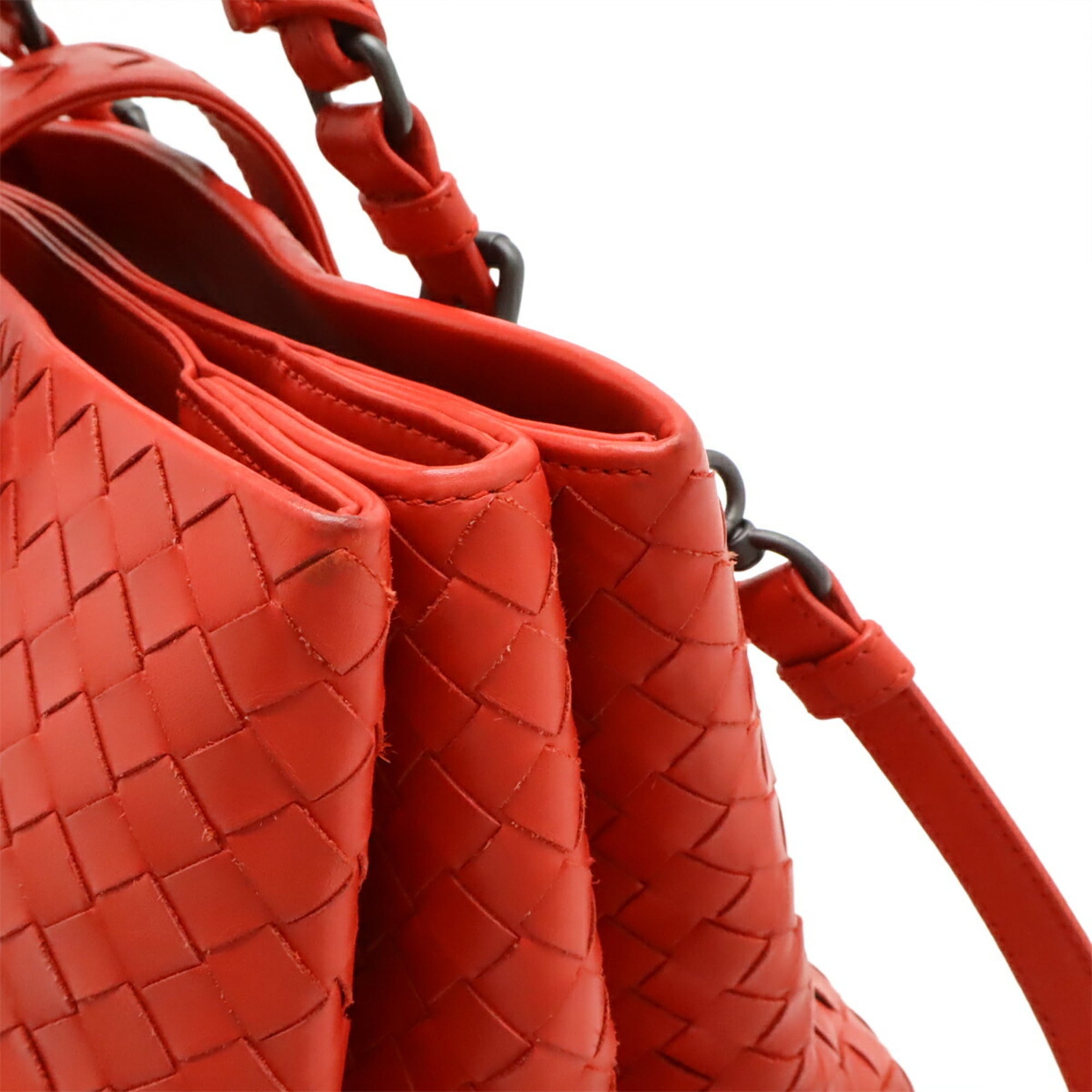 Bottega Veneta Intrecciato Red Color Leather Handbag (Pre-Owned)