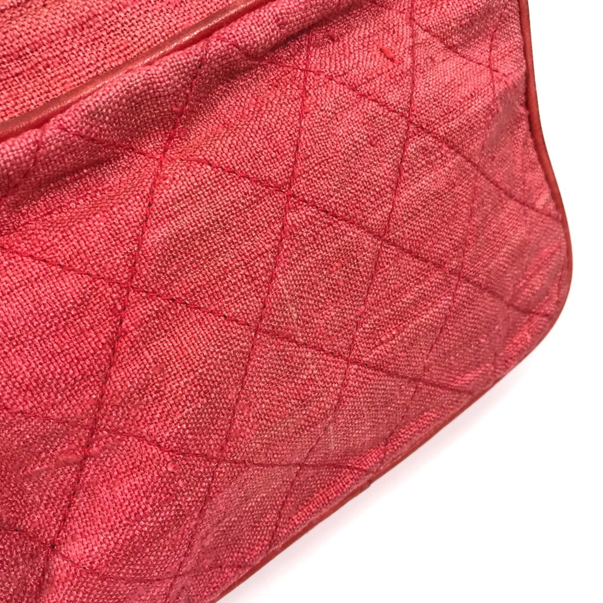 Chanel Red Cloth Shoulder Bag (Pre-Owned)