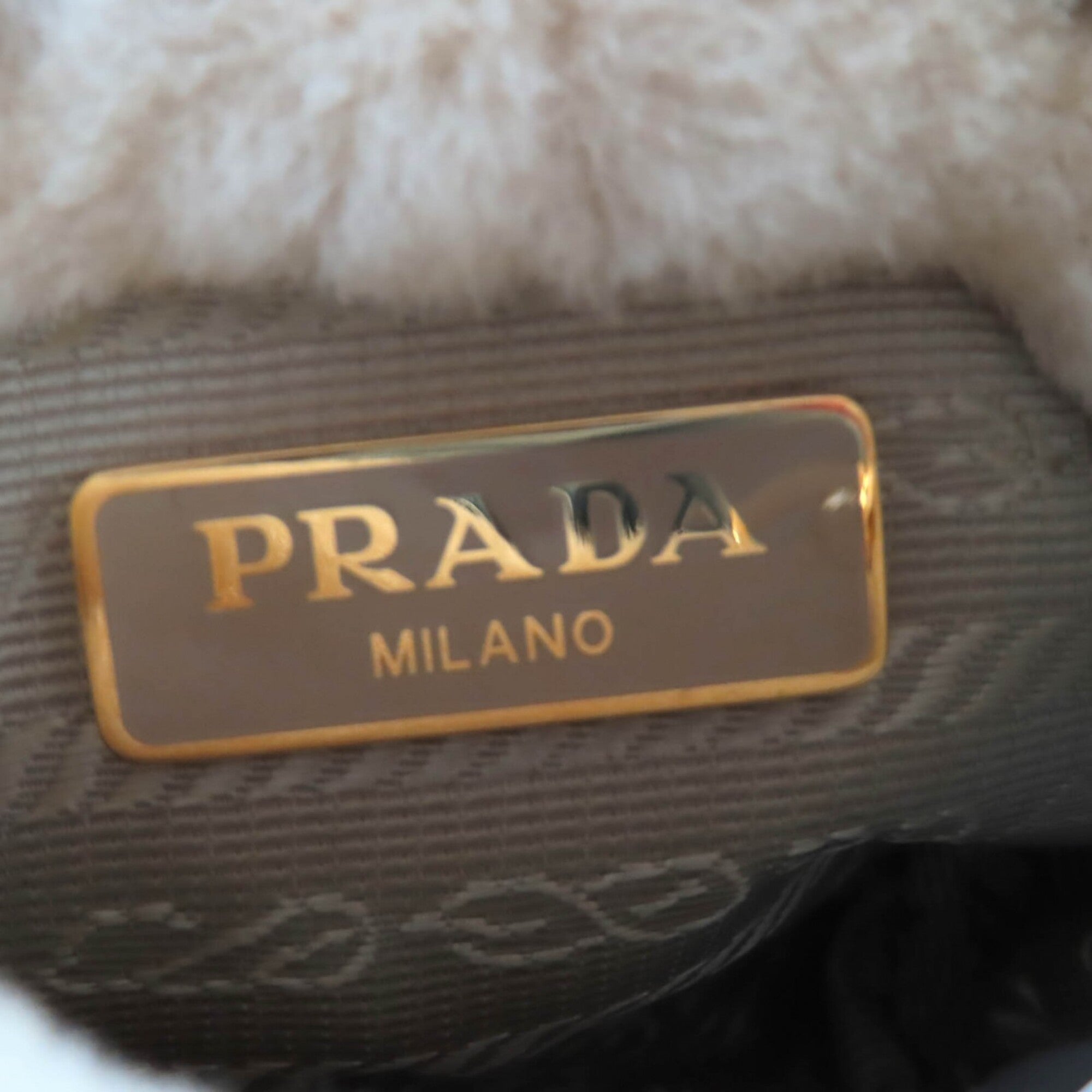 Prada Beige Leather Pouch Shoulder Bag (Pre-Owned)