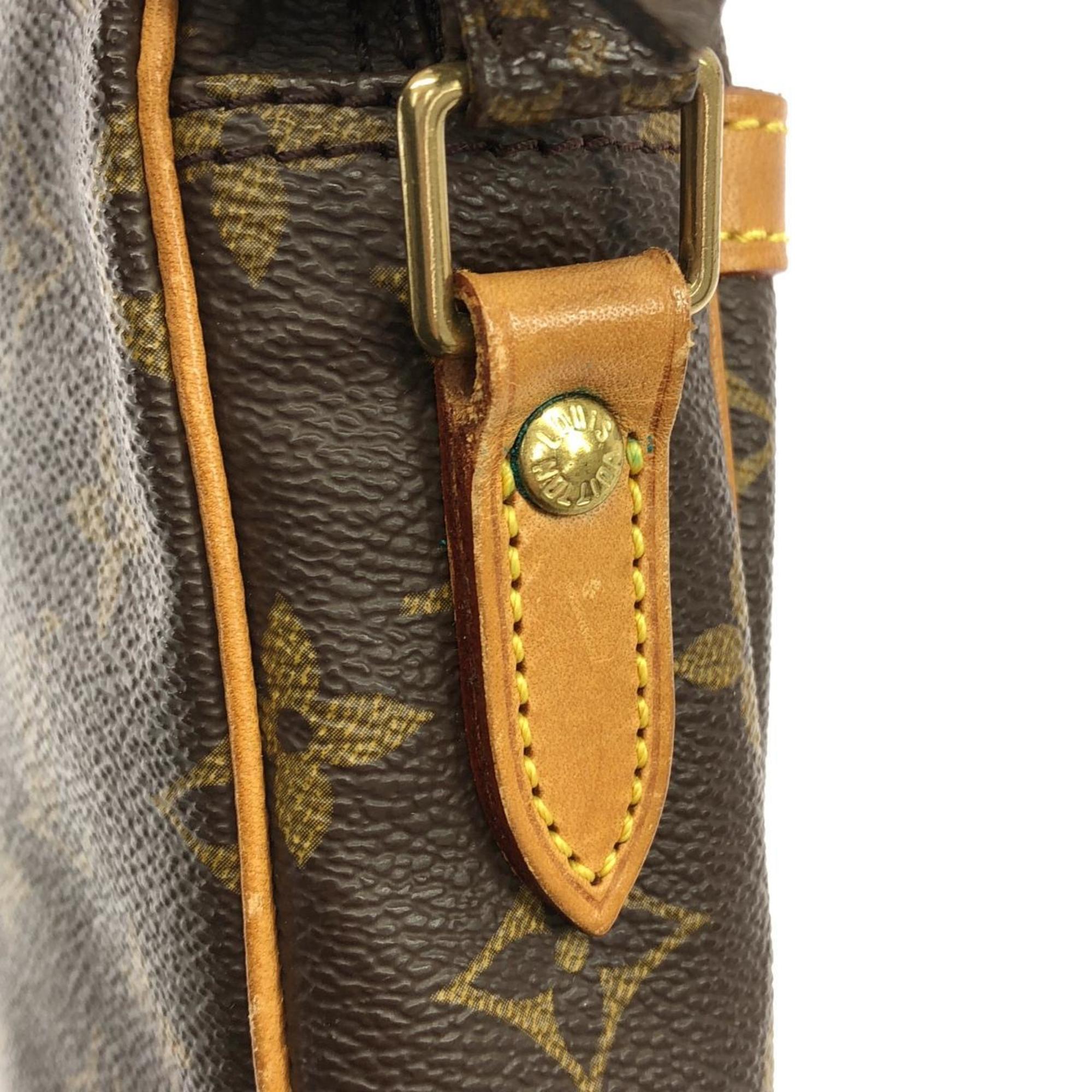 Louis Vuitton Marron Coated Canvas Shoulder Bag (Pre-Owned)