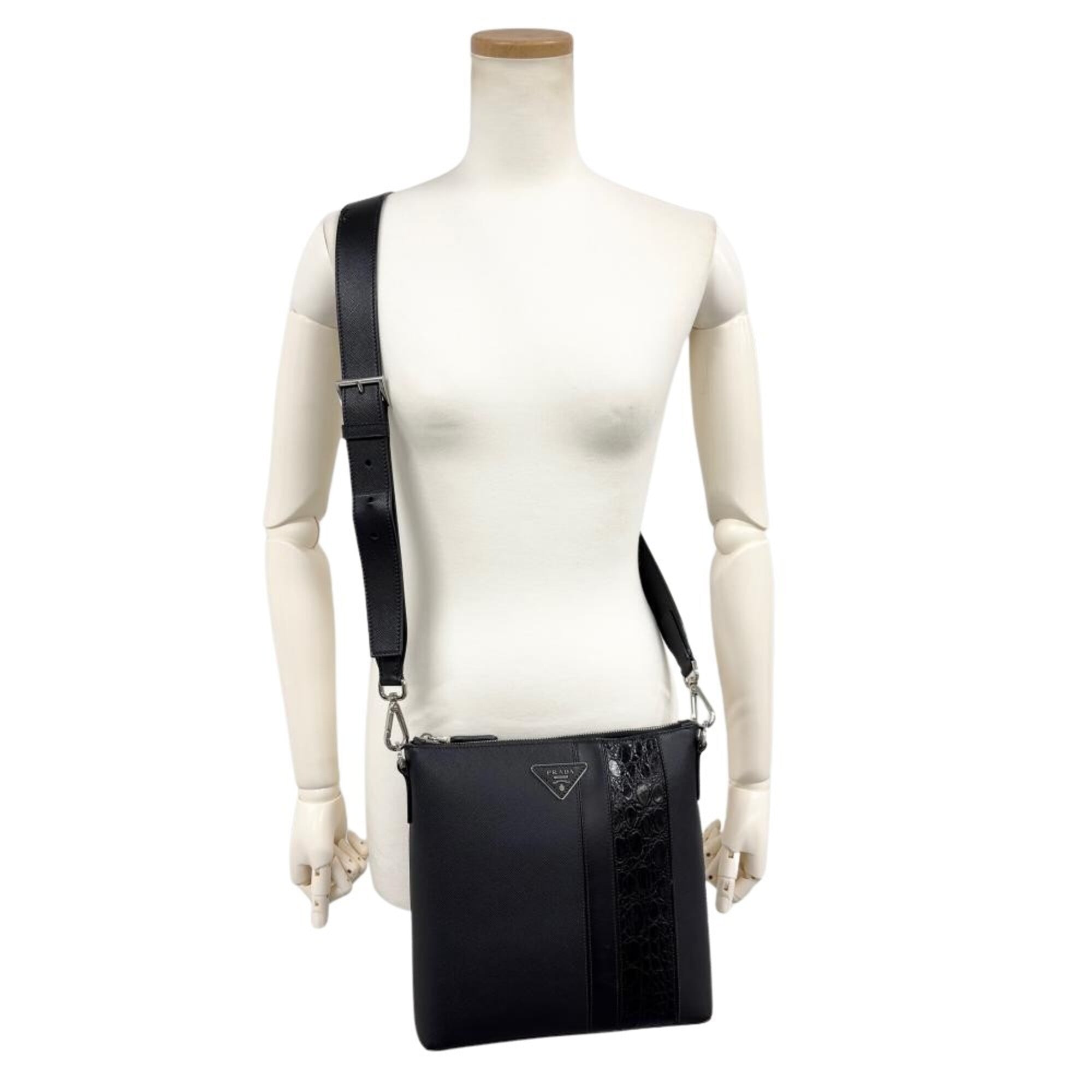 Prada Saffiano Black Saffiano Crossbody Bag Shoulder Bag (Pre-Owned)
