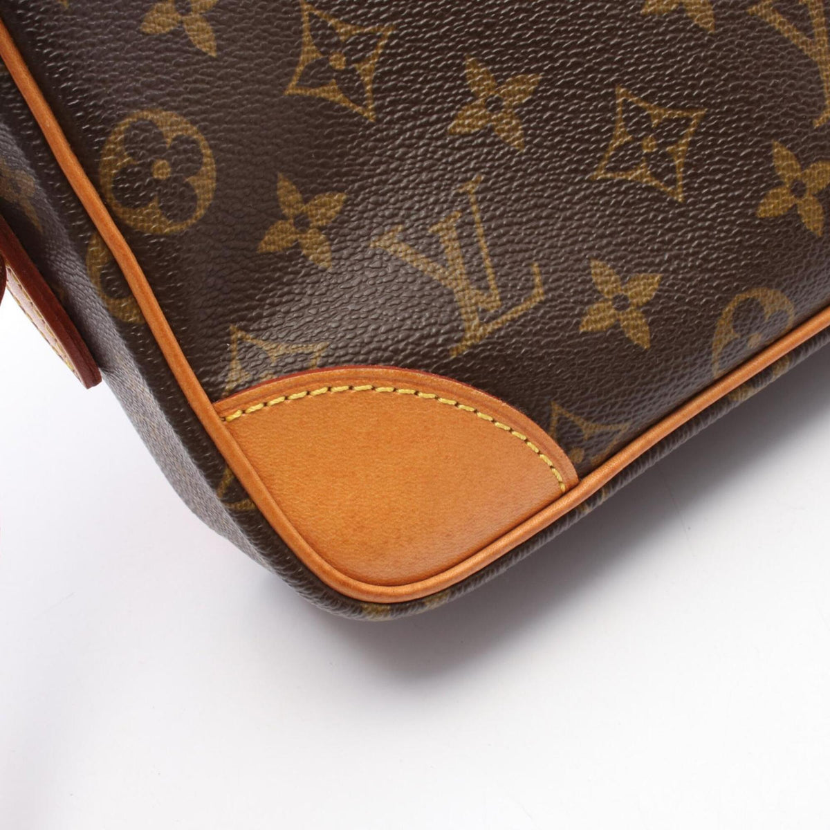Louis Vuitton Brown Monogram Monogram Handbag Shoulder Bag (Pre-Owned)