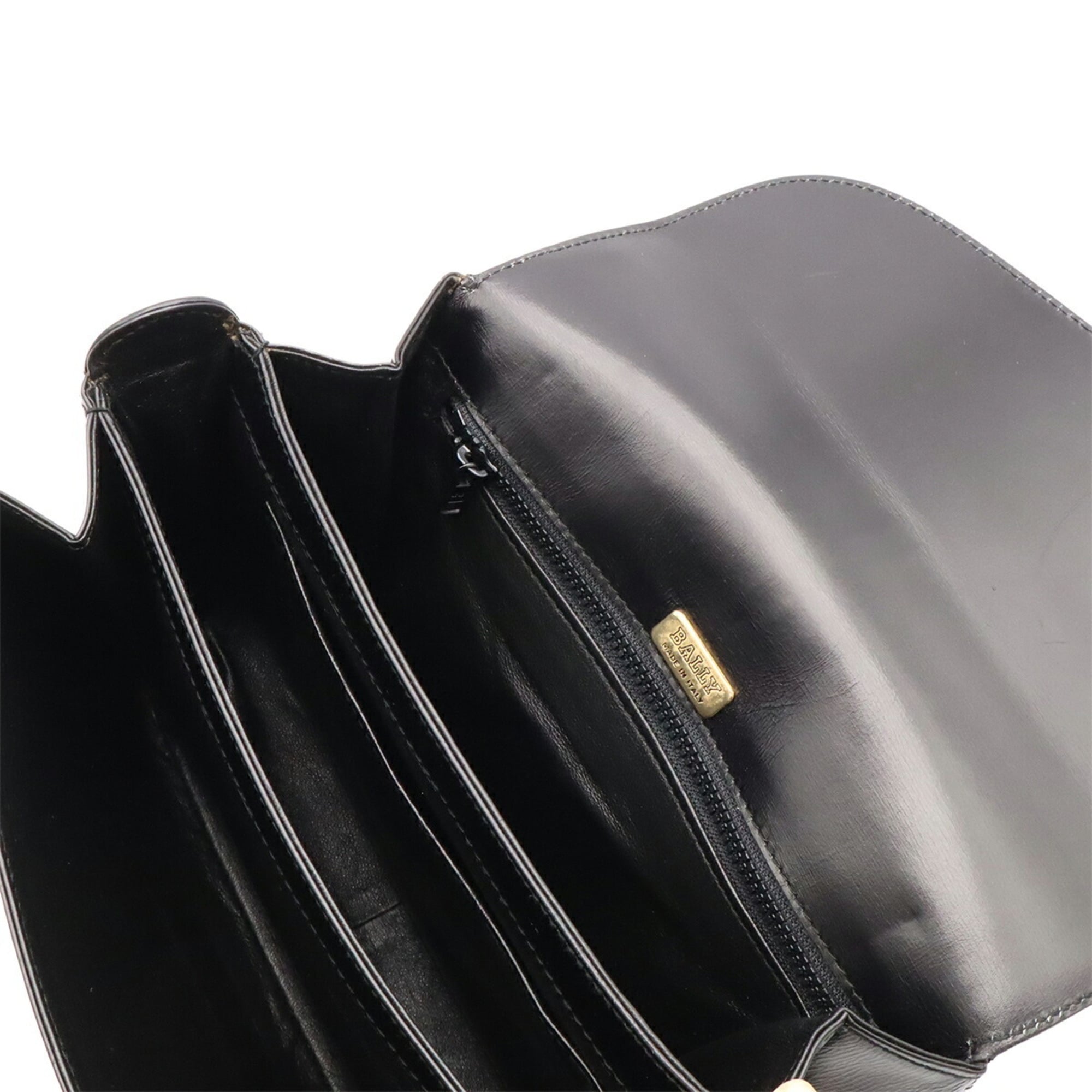 Bally Black Leather Shoulder Bag (Pre-Owned)