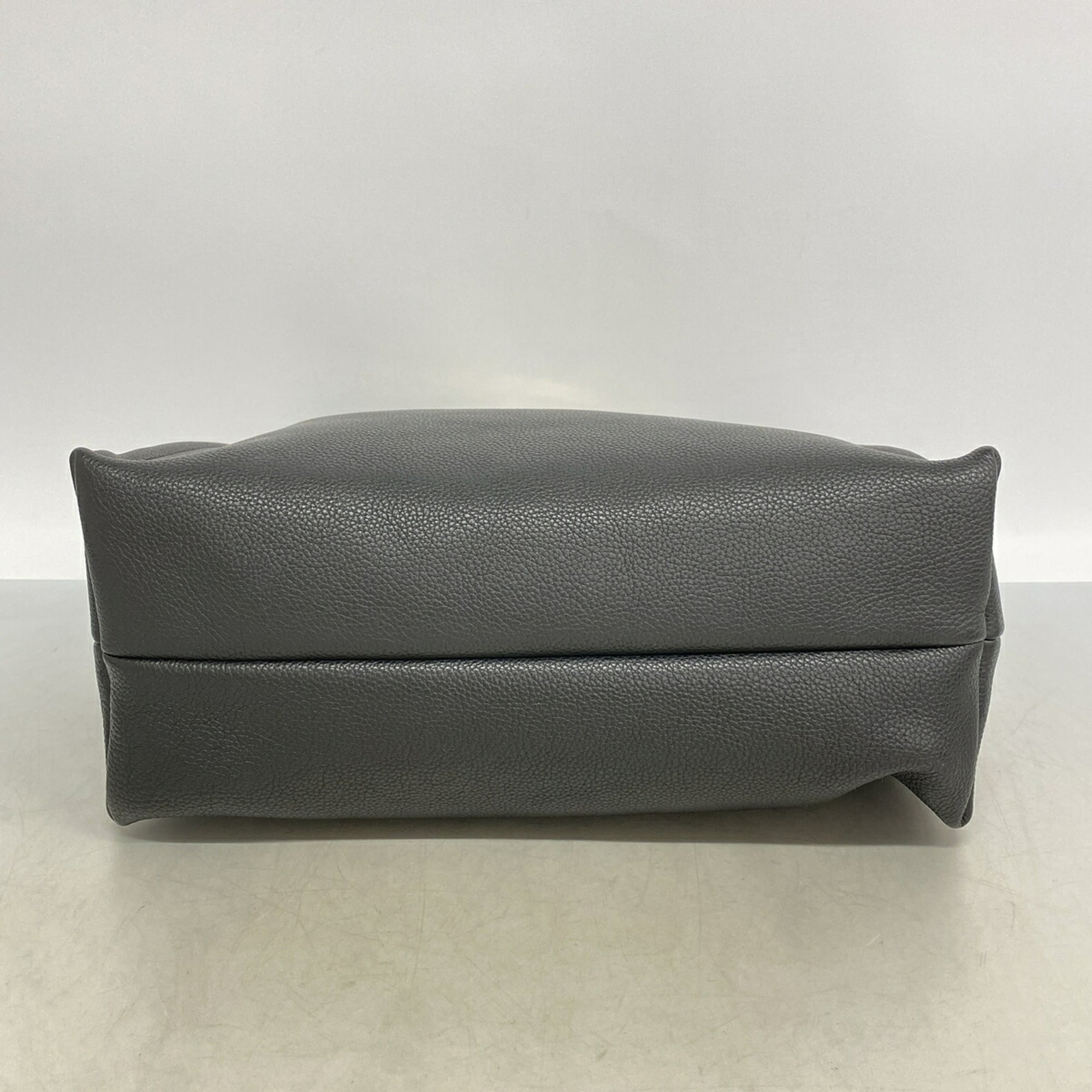 Salvatore Ferragamo Black Leather Tote Bag (Pre-Owned)