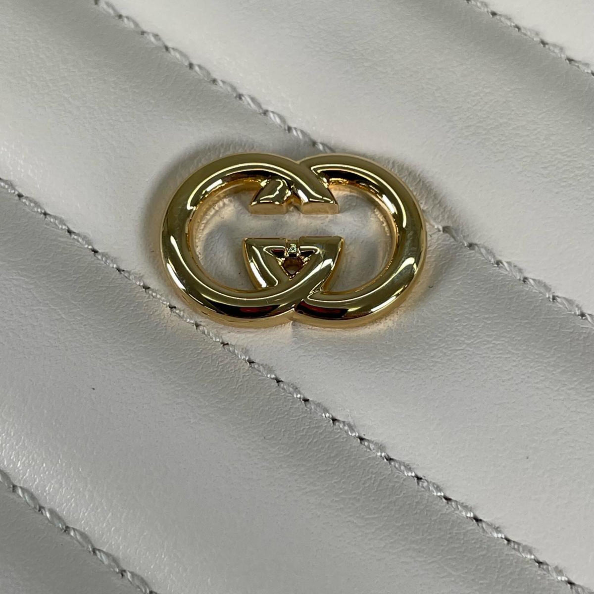 Gucci White Leather Shoulder Bag (Pre-Owned)