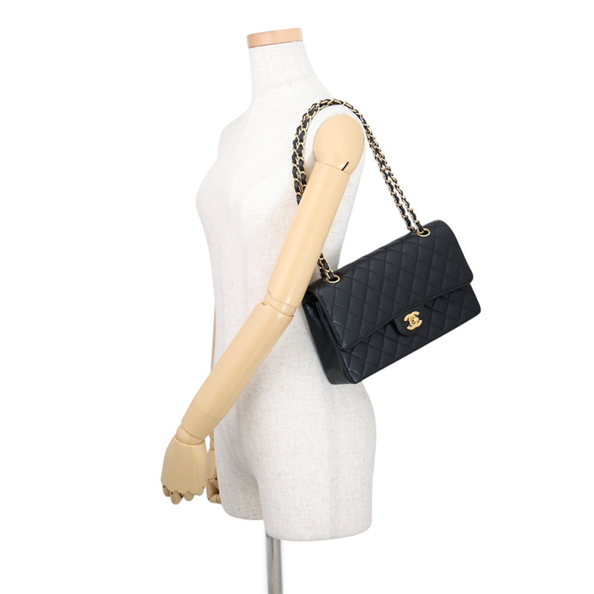 Chanel Black Grained Calfskin Handbag Shoulder Bag (Pre-Owned)
