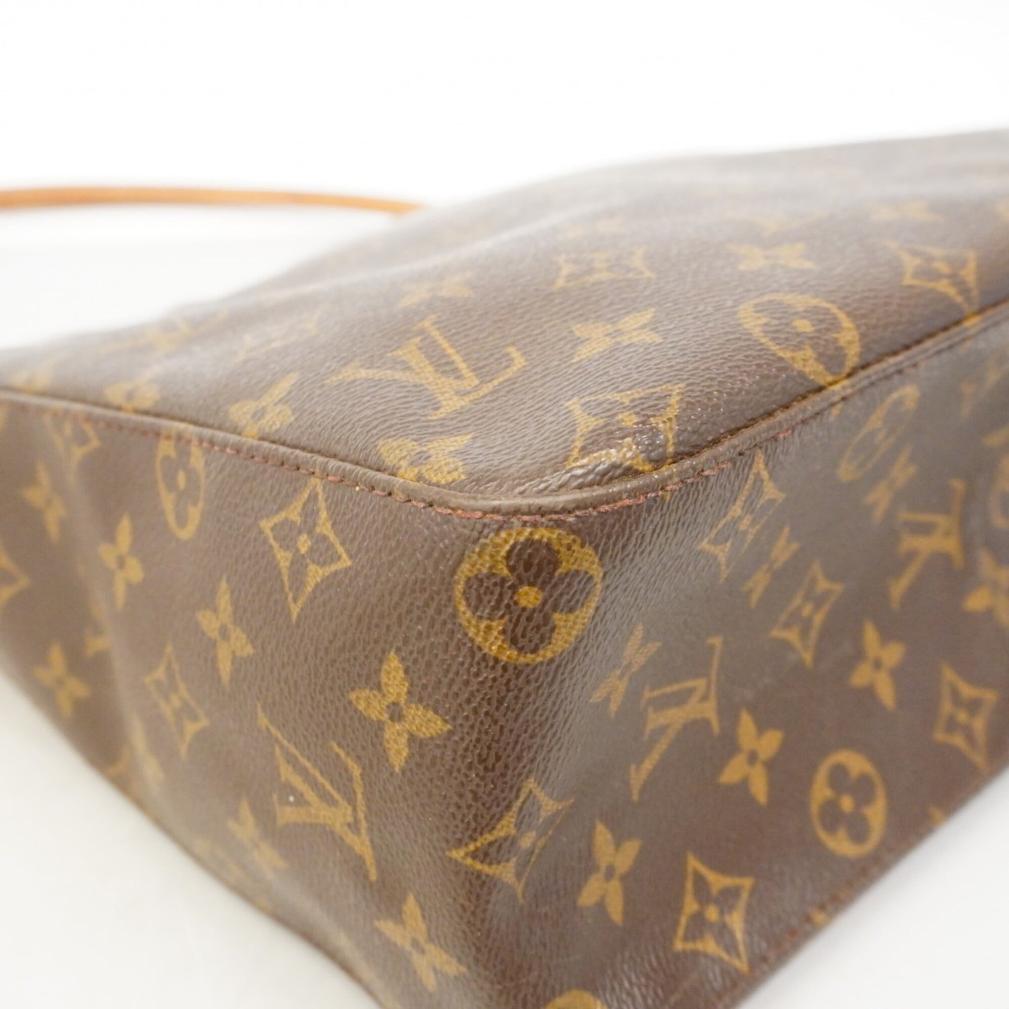 Louis Vuitton Brown Shoulder Bag (Pre-Owned)