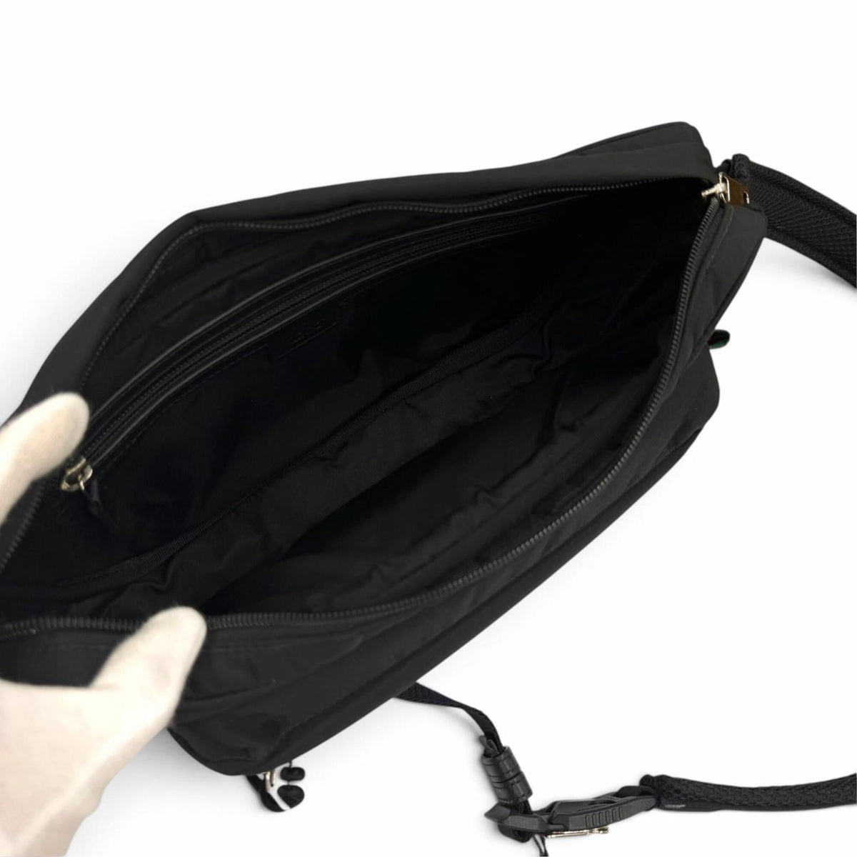 Gucci Black Nylon Leather Shoulder Bag Sling Bag (Pre-Owned)