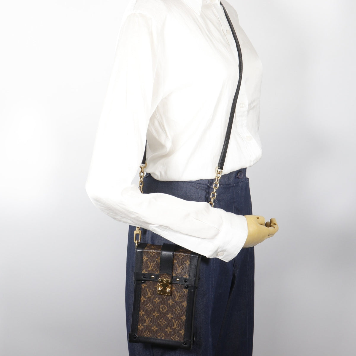Louis Vuitton Brown Monogram Monogram Pochette Shoulder Bag (Pre-Owned)
