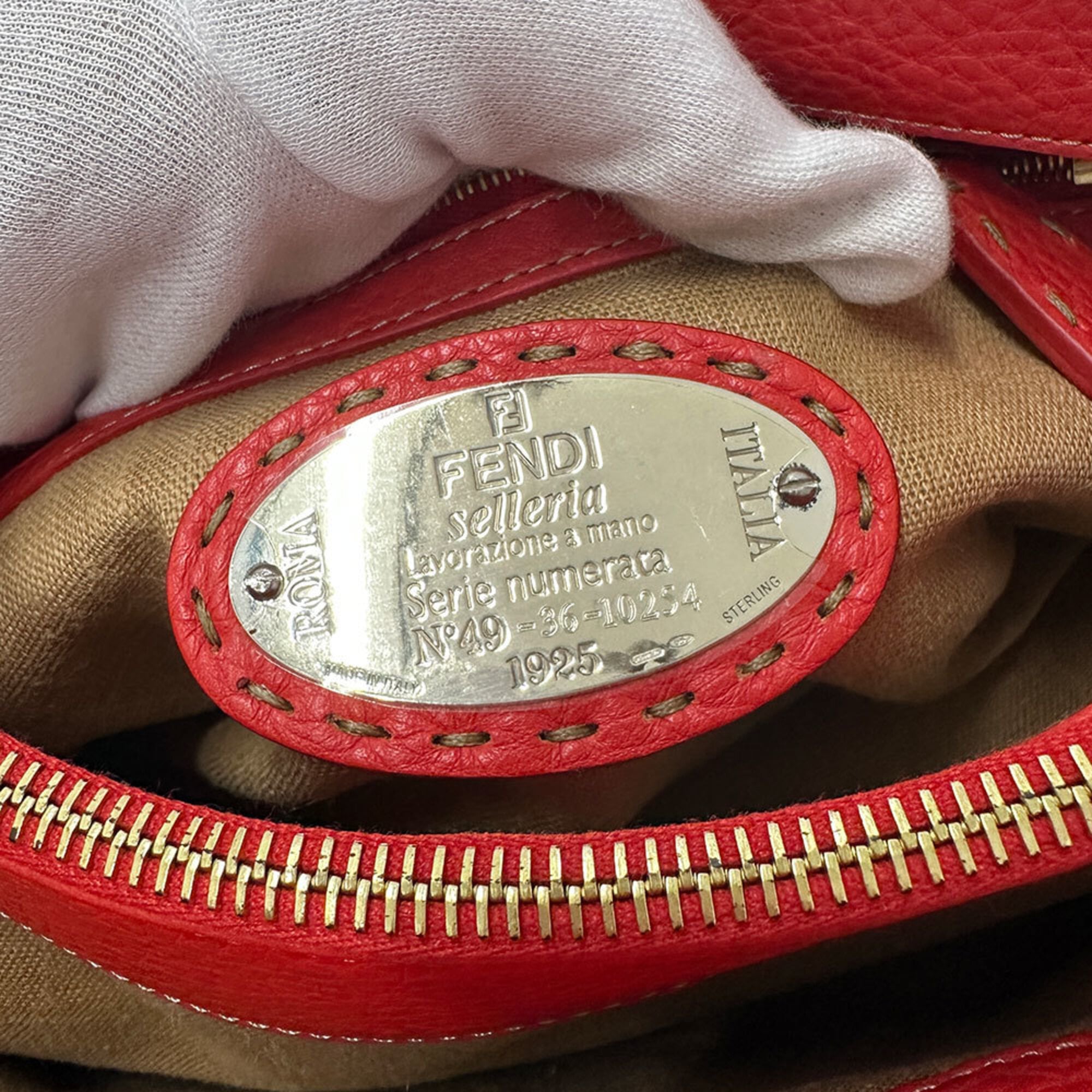 Fendi Red Color Leather Handbag (Pre-Owned)