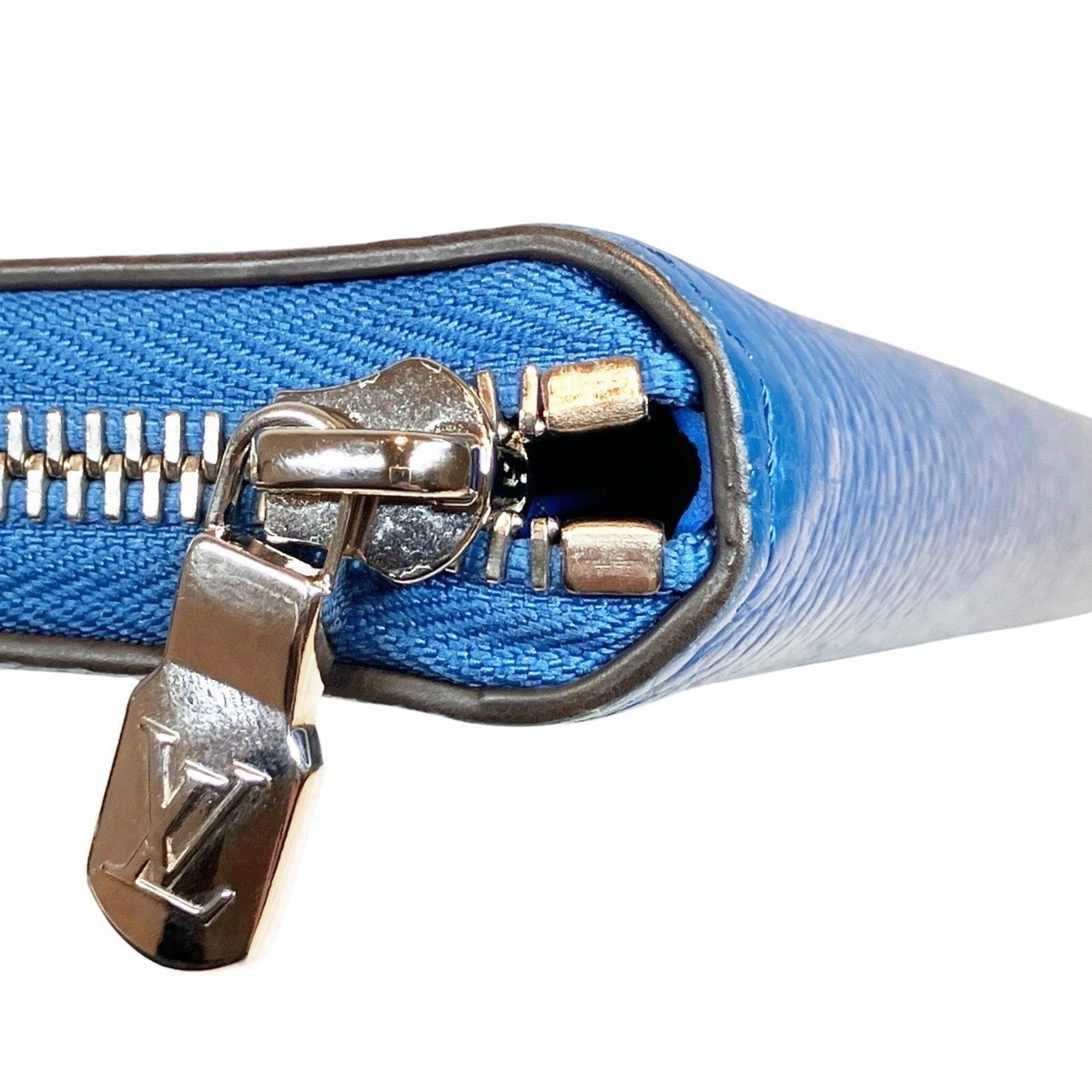 Louis Vuitton Taiga Blue Leather Long Wallet (Bi-Fold) (Pre-Owned)