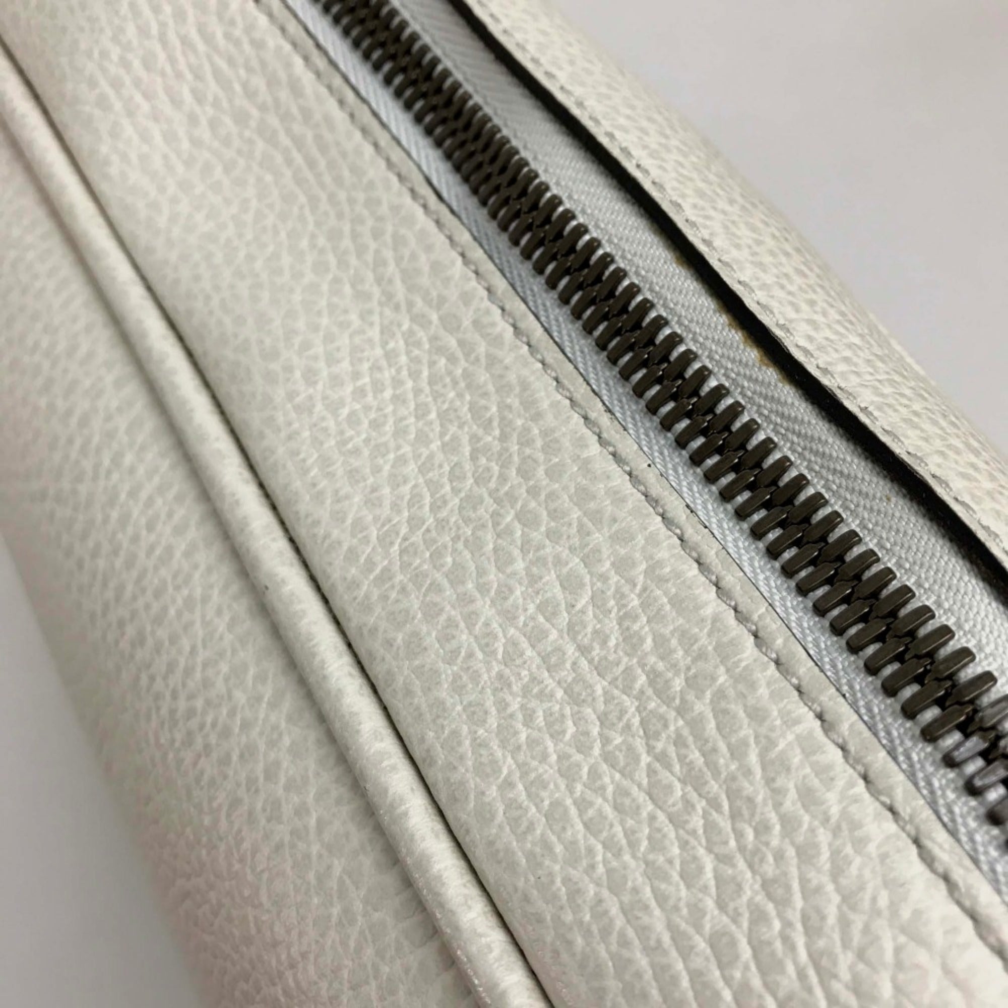 Gucci White Leather Shoulder Bag (Pre-Owned)