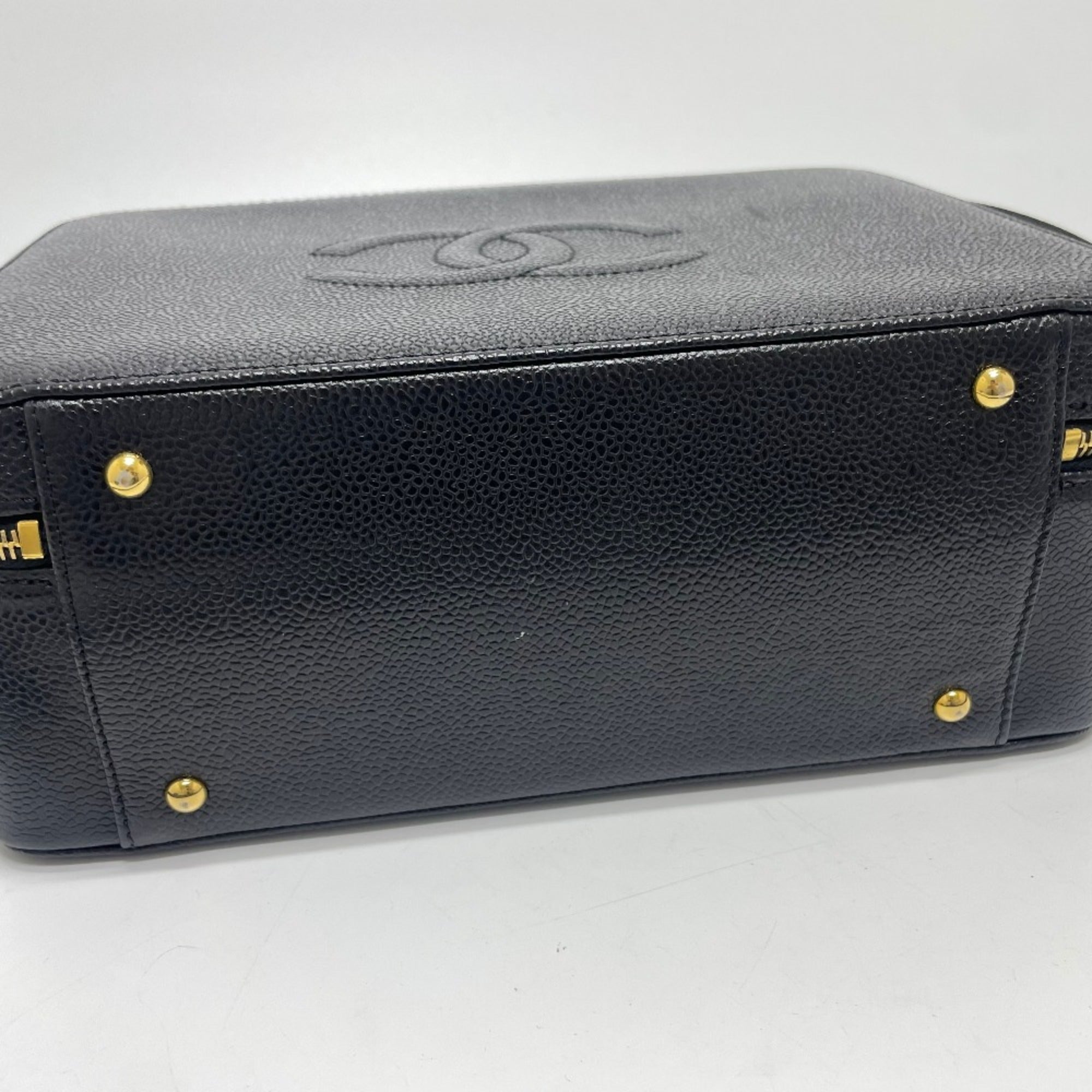 Chanel Black Leather Handbag (Pre-Owned)