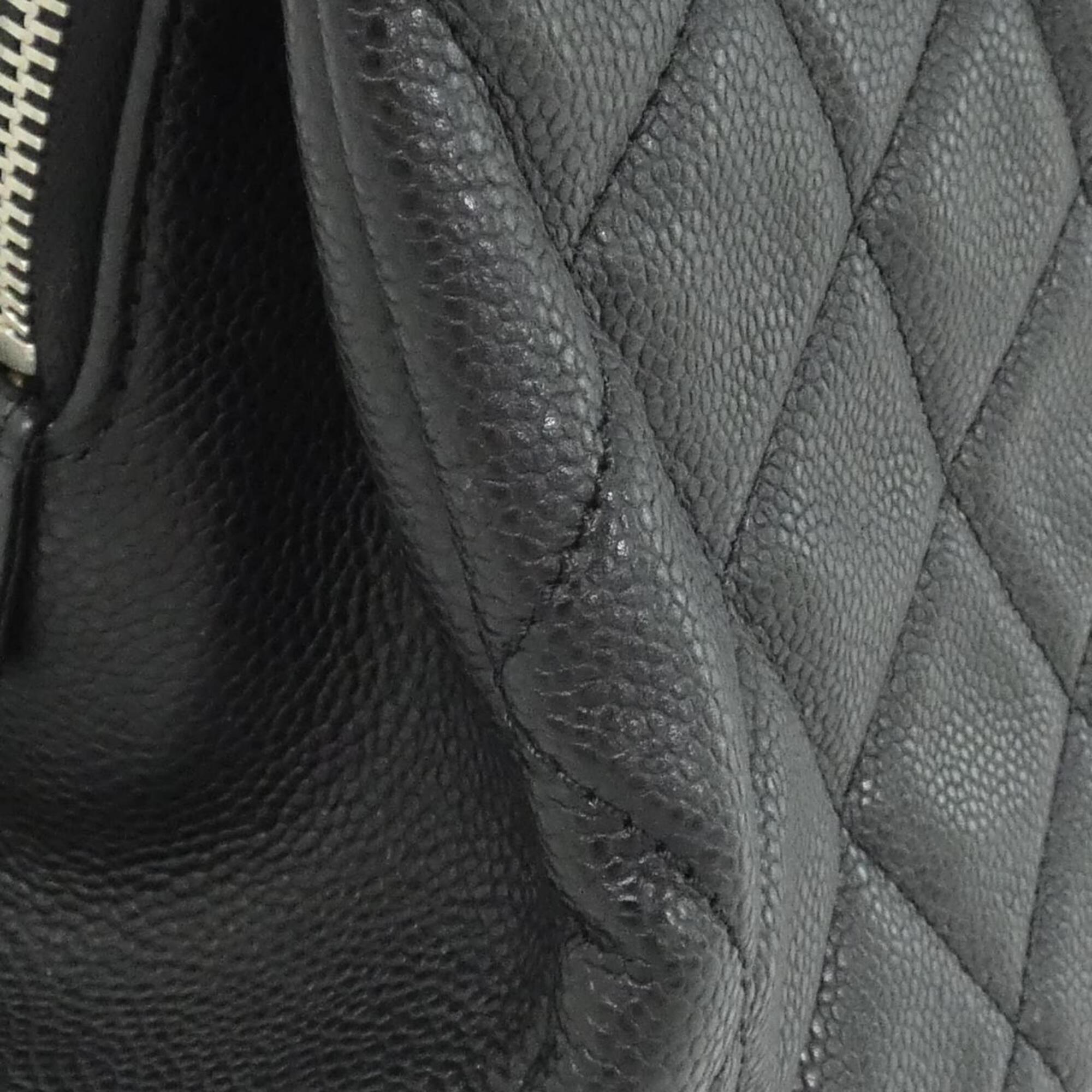 Chanel Black Grained Calfskin Shoulder Bag (Pre-Owned)
