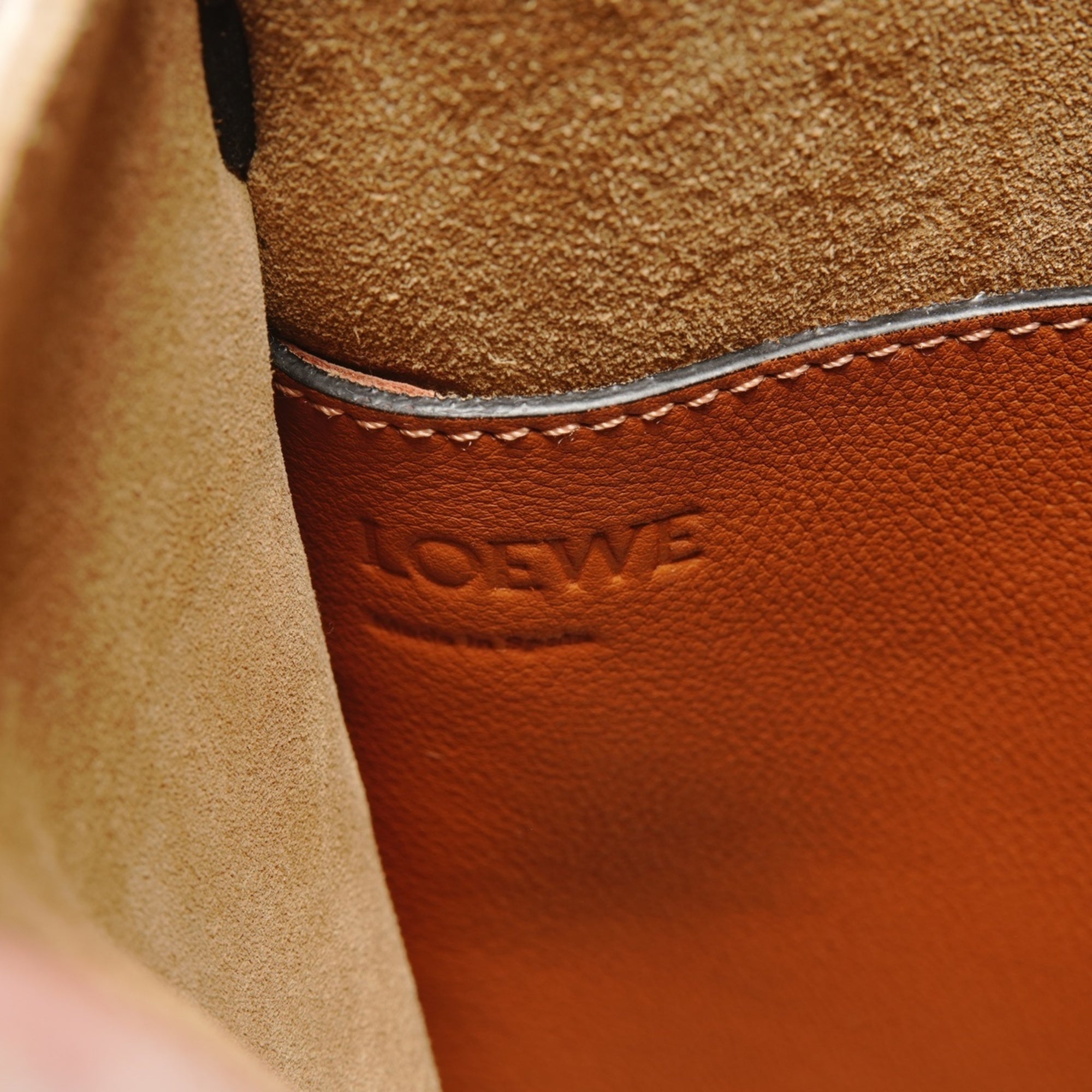 Loewe Brown Leather Shoulder Bag (Pre-Owned)