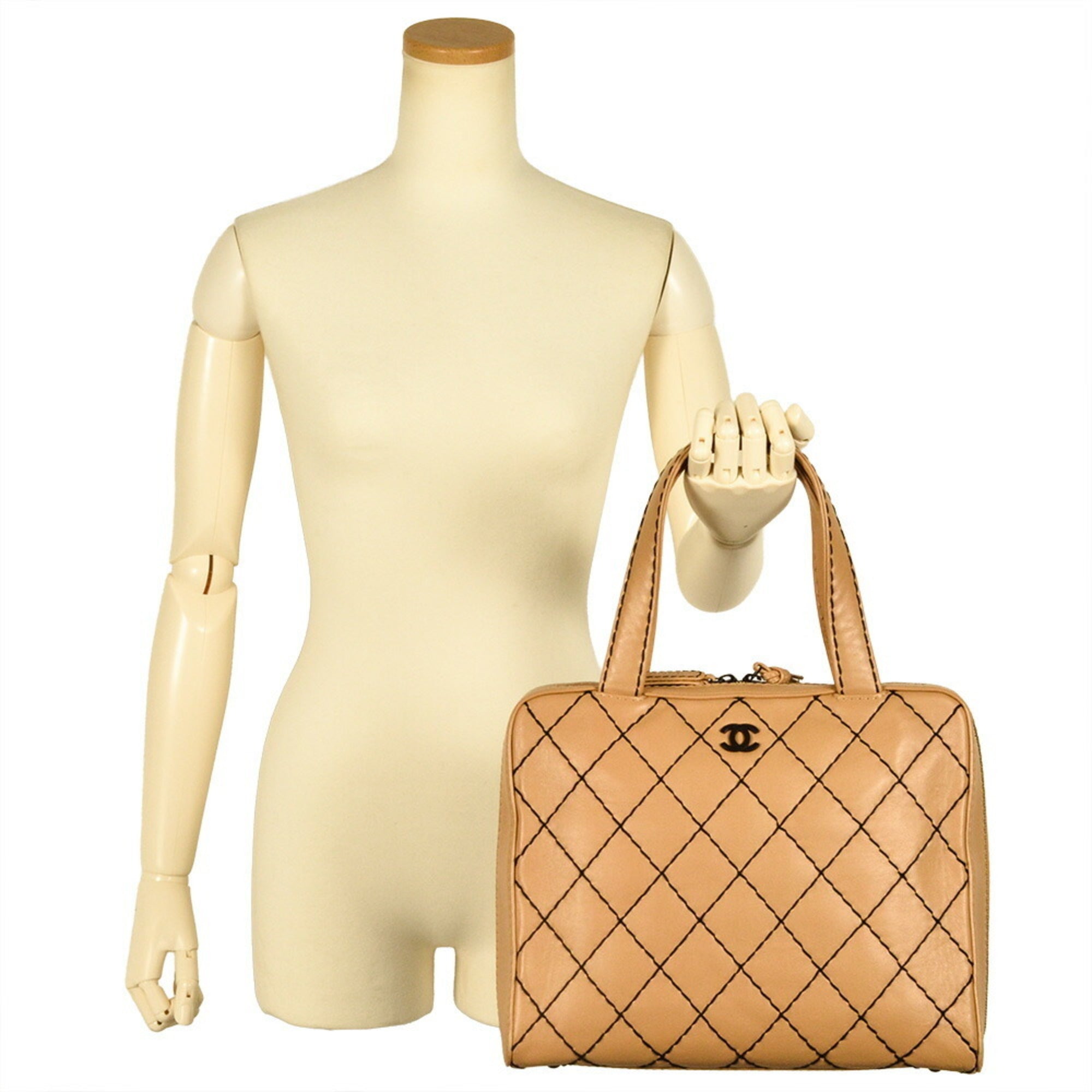 Chanel Wild Stitch Beige Leather Tote Bag (Pre-Owned)