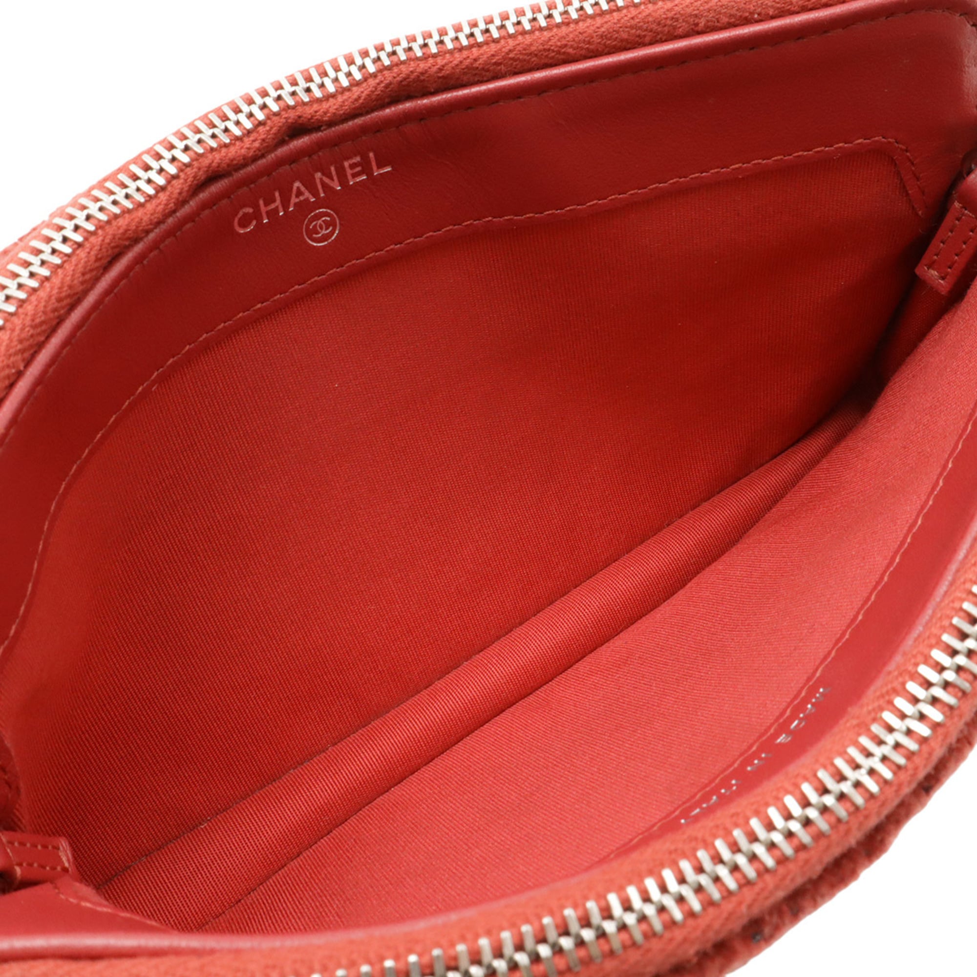 Chanel Pink Red Leather Pochette Shoulder Bag (Pre-Owned)