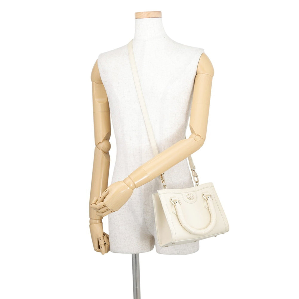 Gucci Ivory Leather Handbag Shoulder Bag (Pre-Owned)