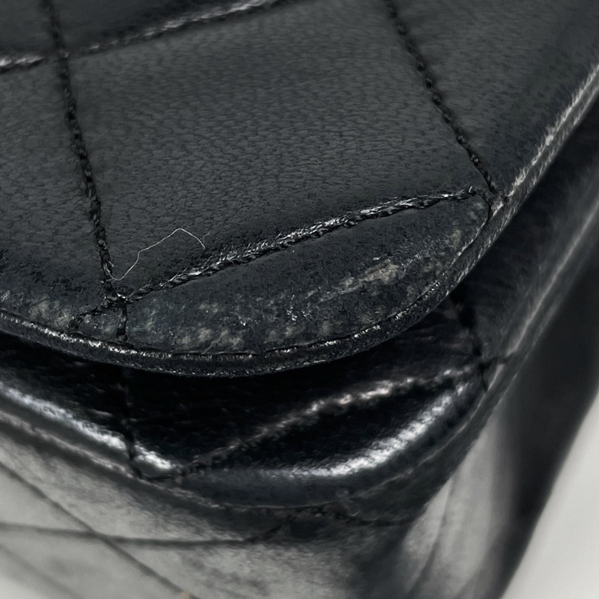 Chanel Matelasse Black Leather Shoulder Bag (Pre-Owned)