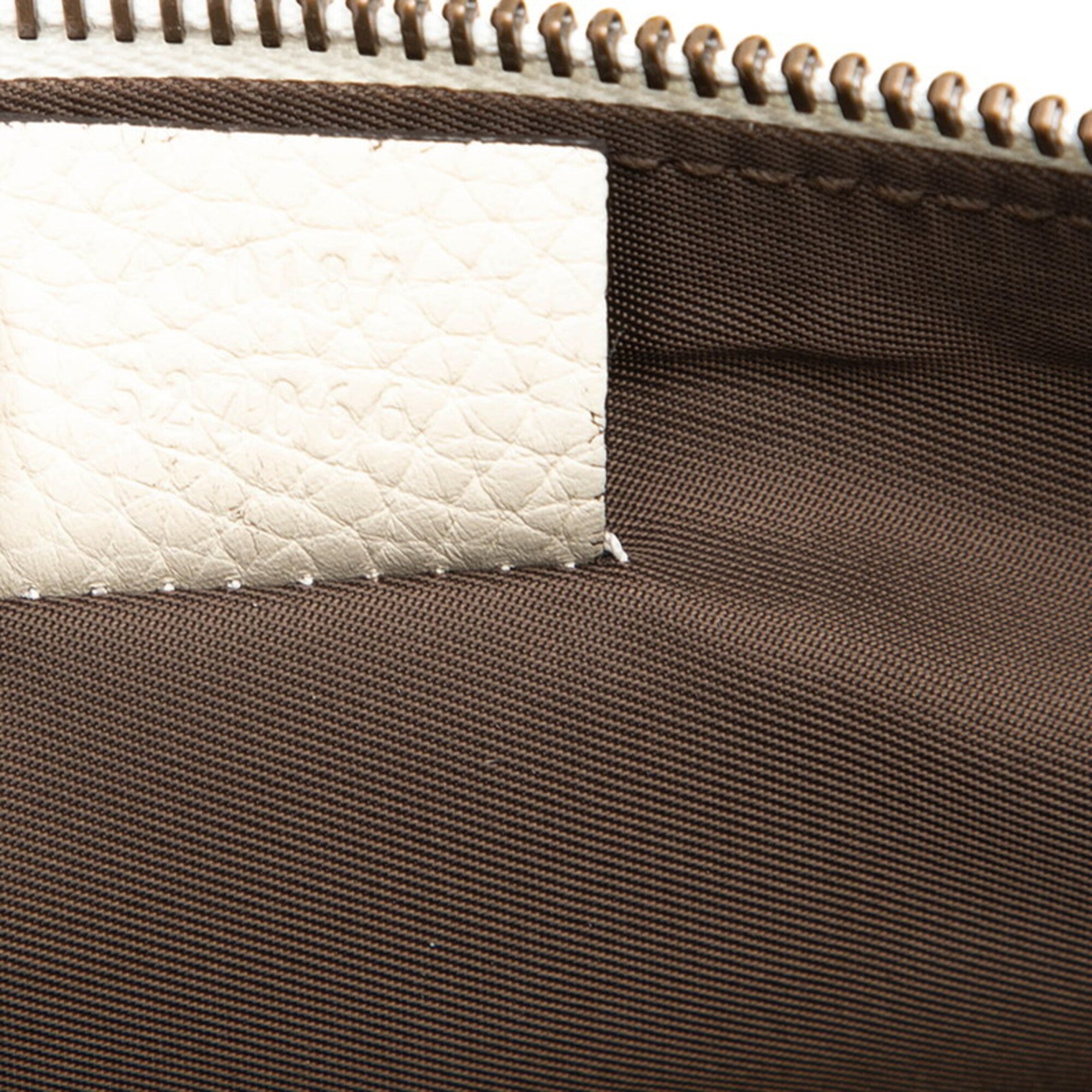 Gucci Ivory Leather Clutch Bag (Pre-Owned)