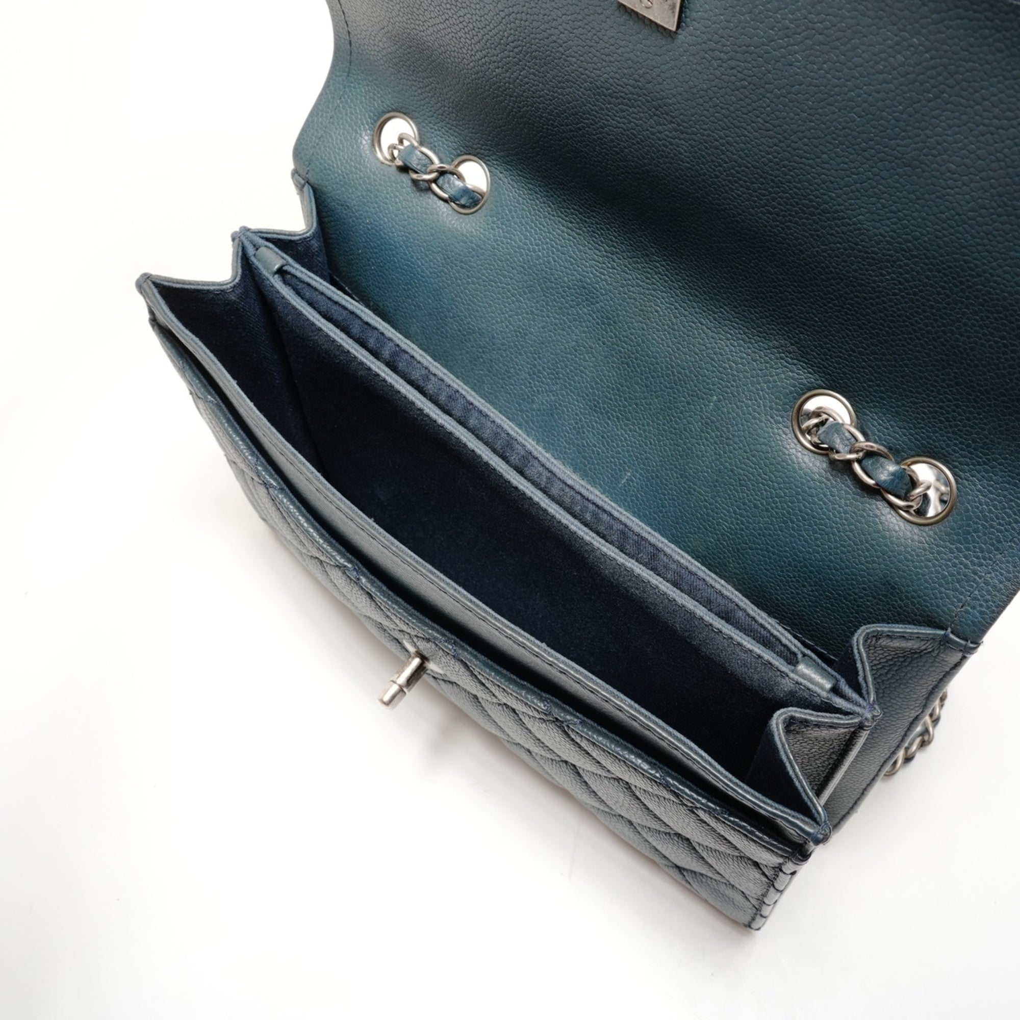 Chanel Blue Shoulder Bag (Pre-Owned)