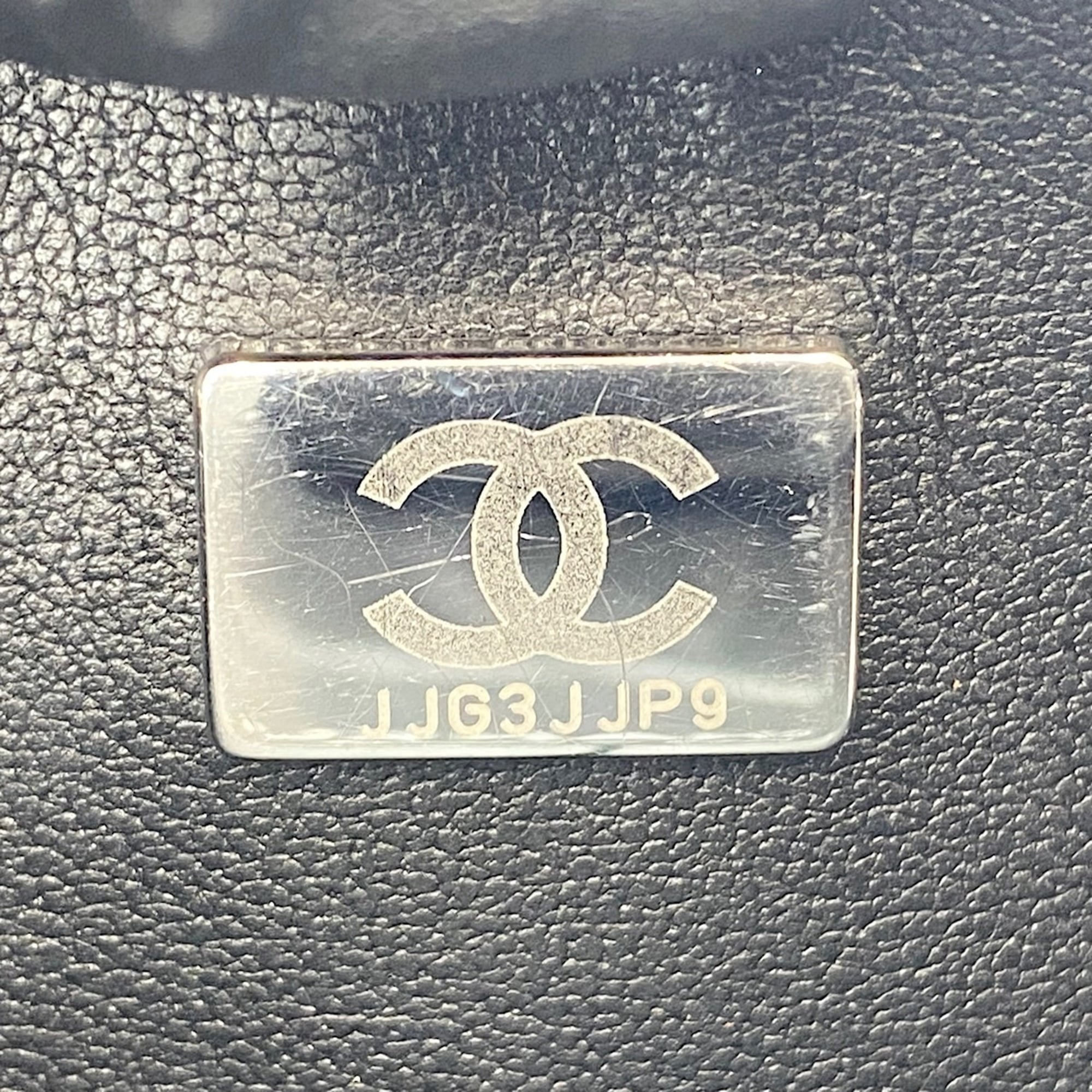 Chanel Black Shoulder Bag (Pre-Owned)