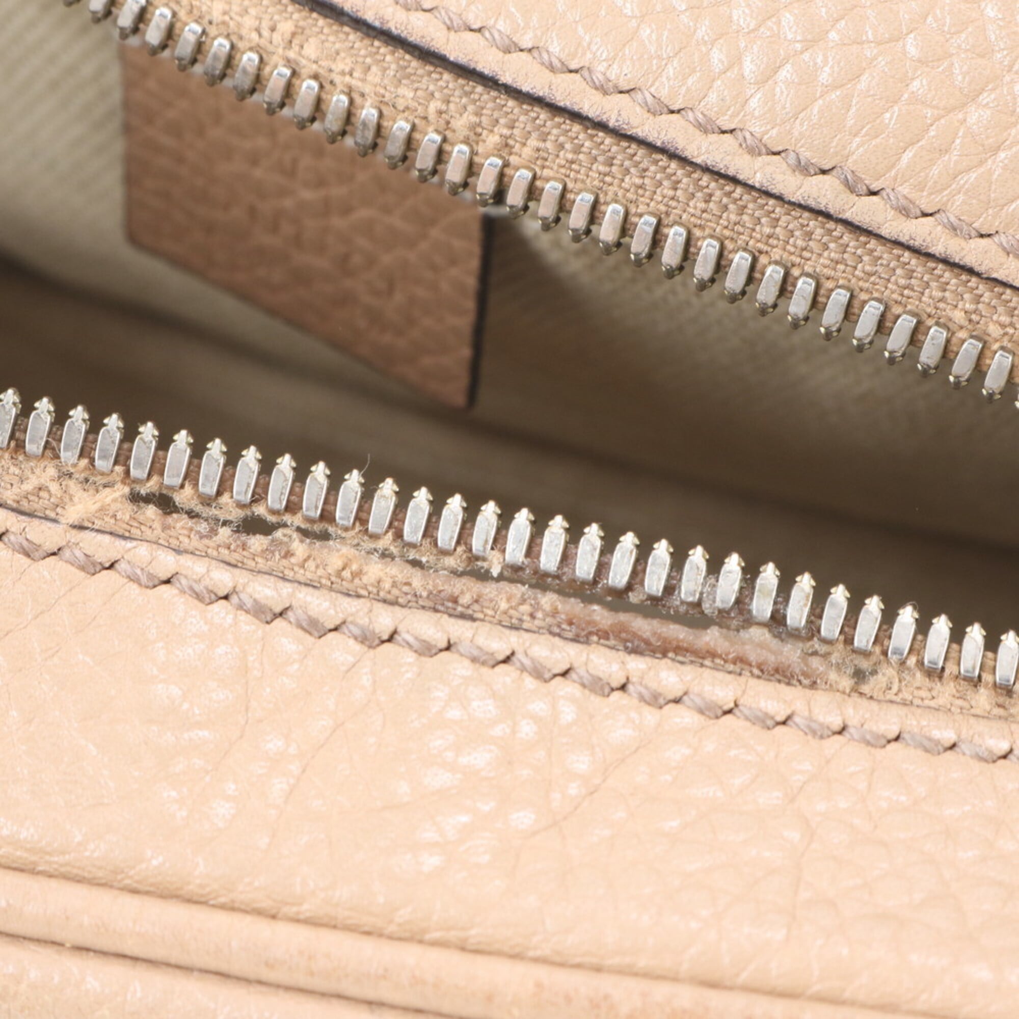 Gucci Soho Beige Leather Shoulder Bag (Pre-Owned)