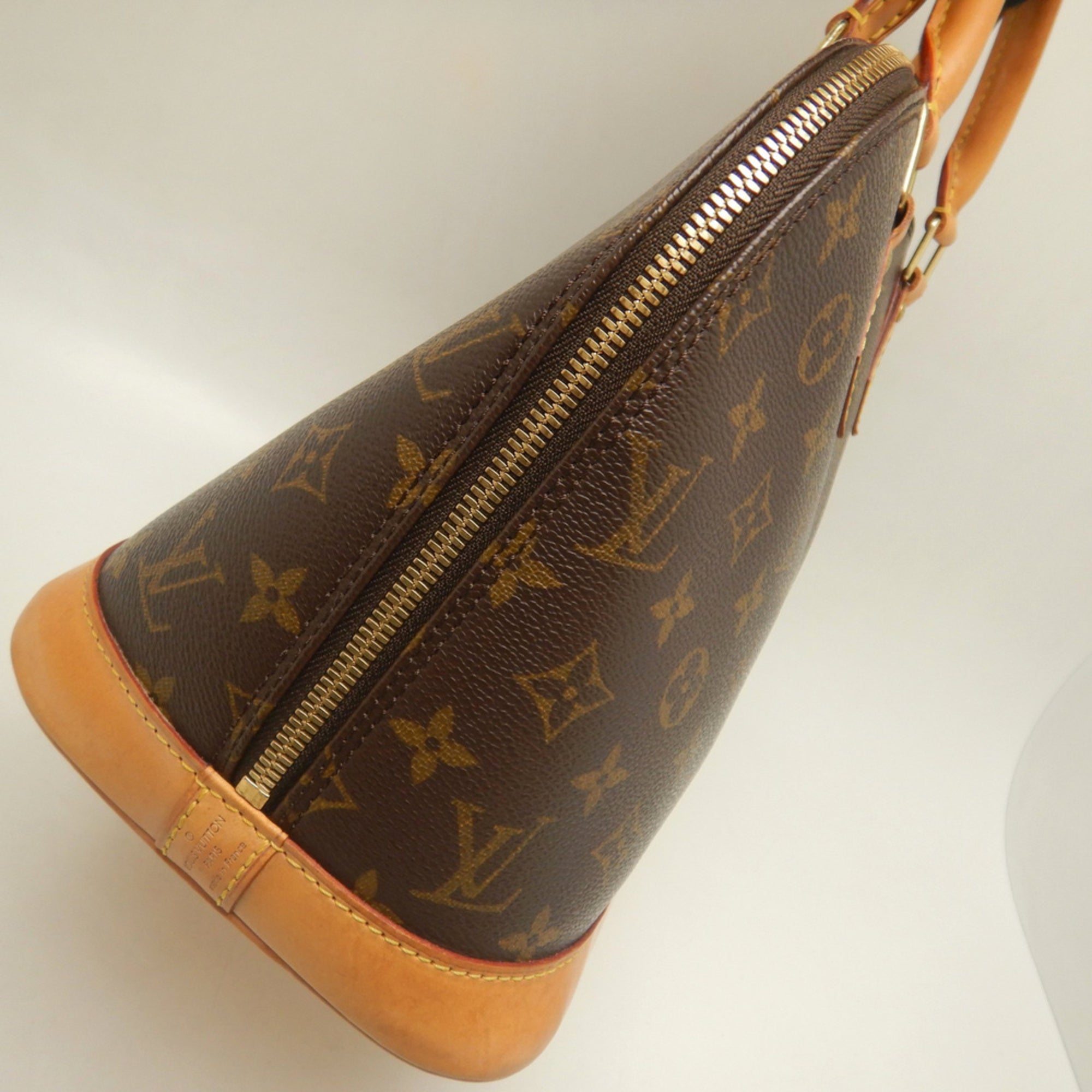 Louis Vuitton Brown Monogram Canvas Handbag (Pre-Owned)