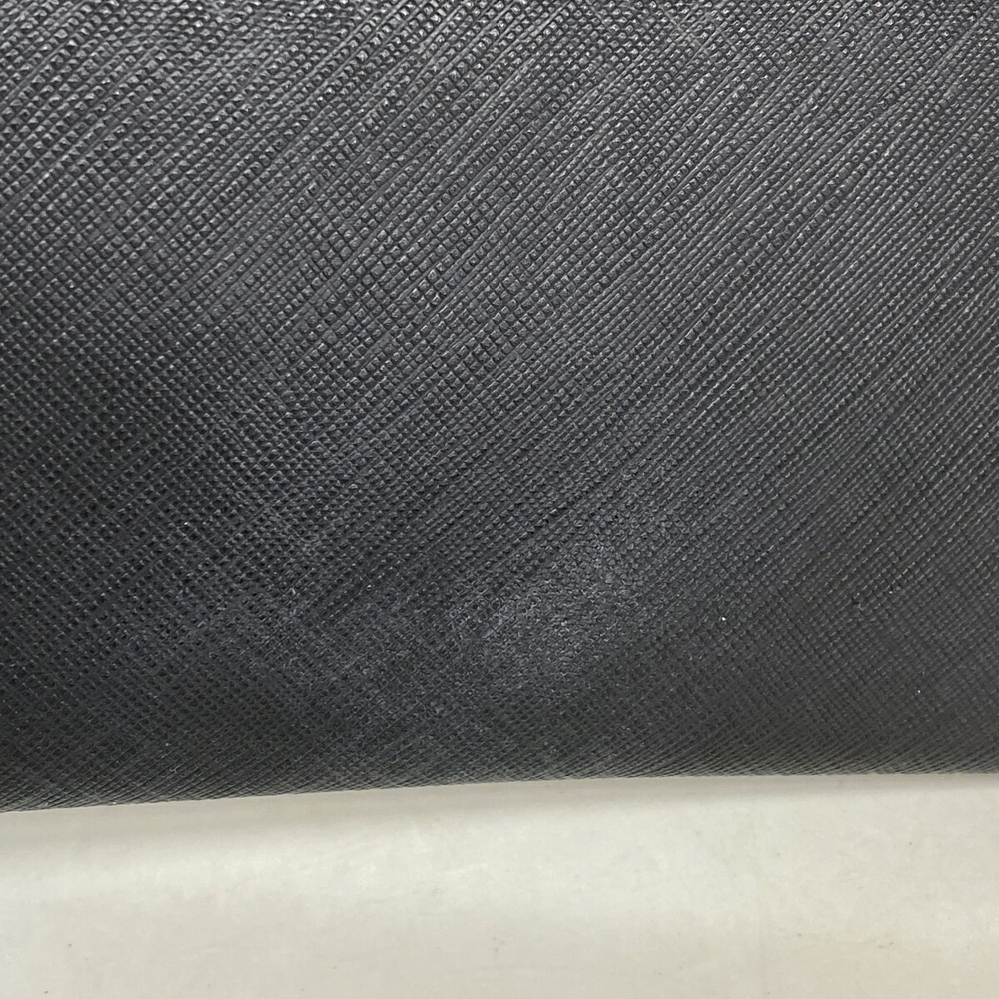 Salvatore Ferragamo Black Leather Clutch Bag (Pre-Owned)