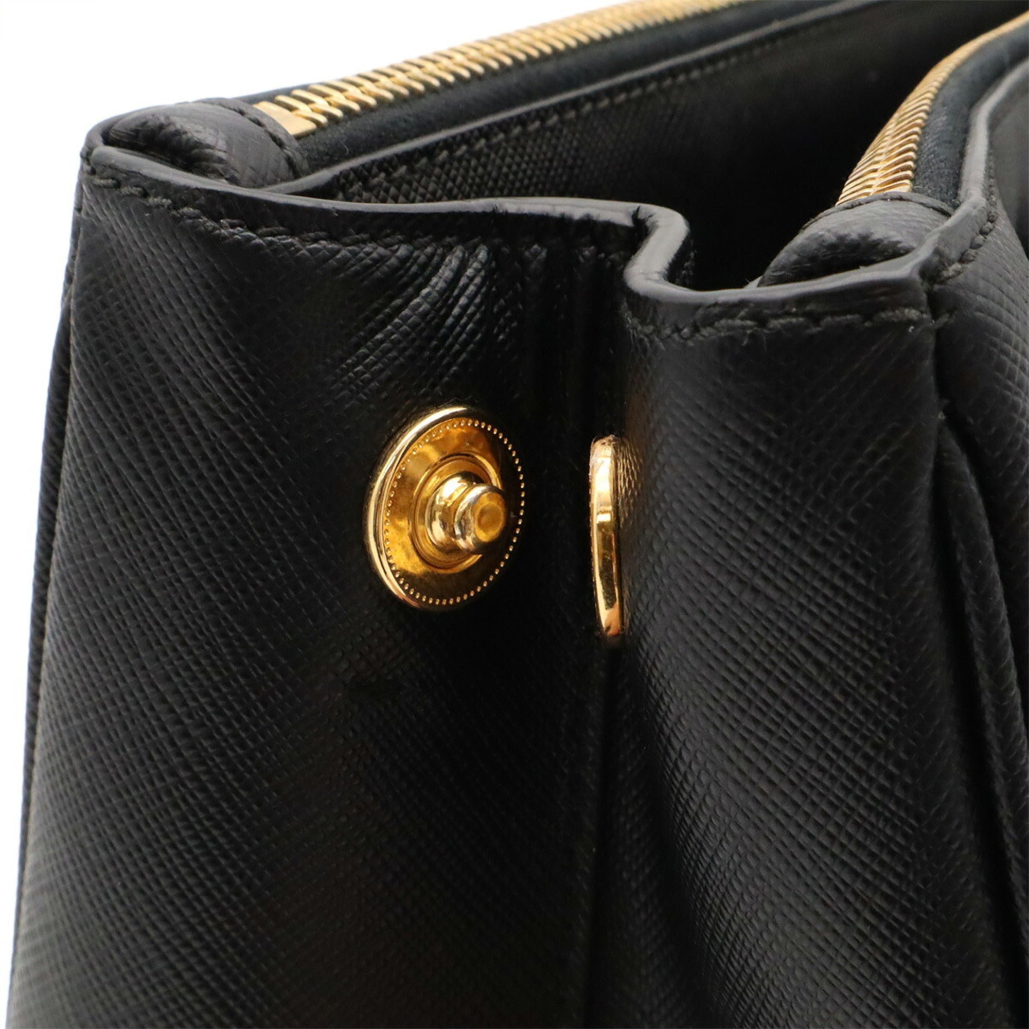 Prada Black Nero Leather Handbag (Pre-Owned)