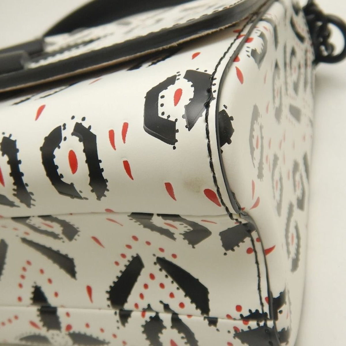 Louis Vuitton Black White Leather Shoulder Bag (Pre-Owned)