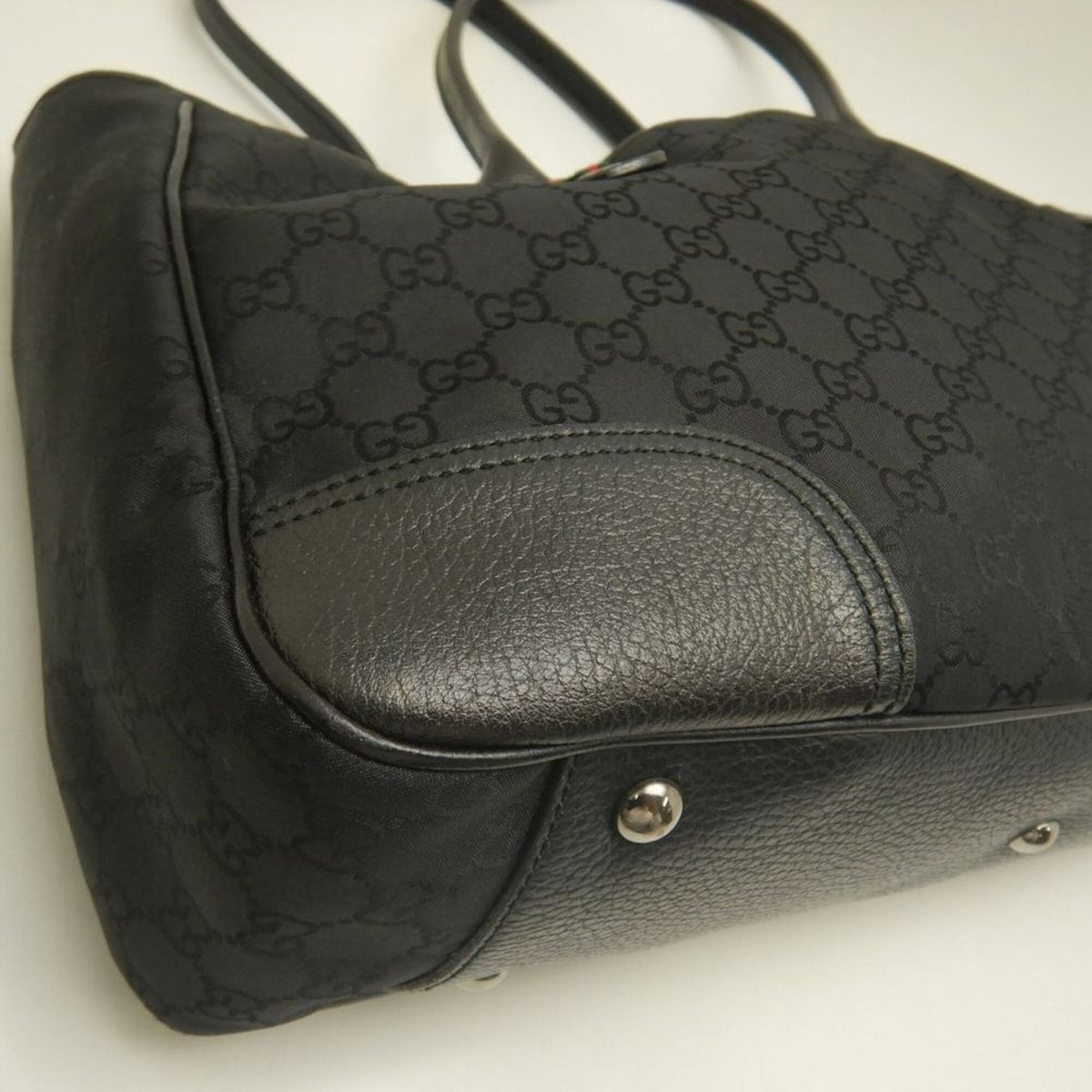 Gucci Black Nylon Canvas Leather Tote Bag (Pre-Owned)