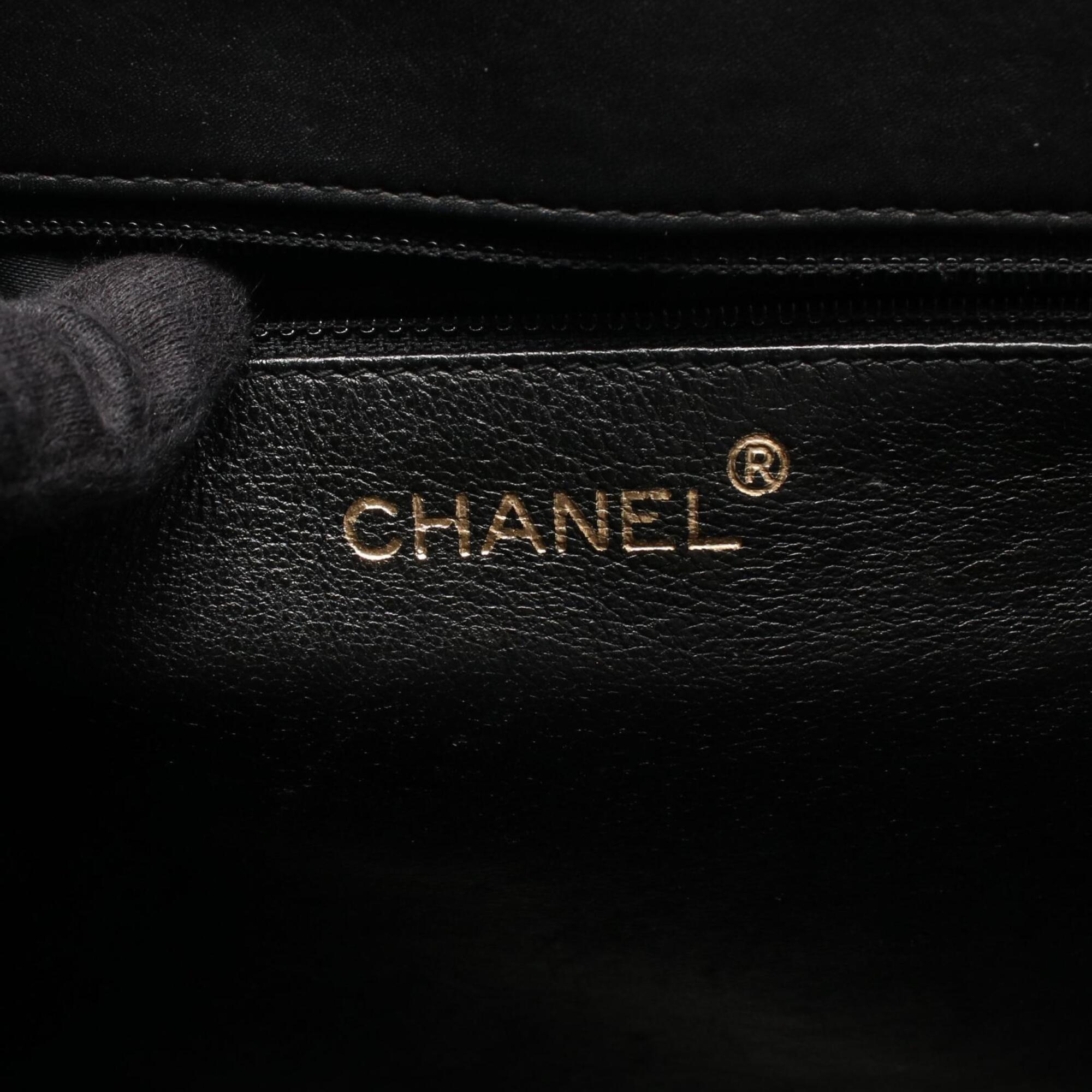 Chanel Black Leather Handbag (Pre-Owned)