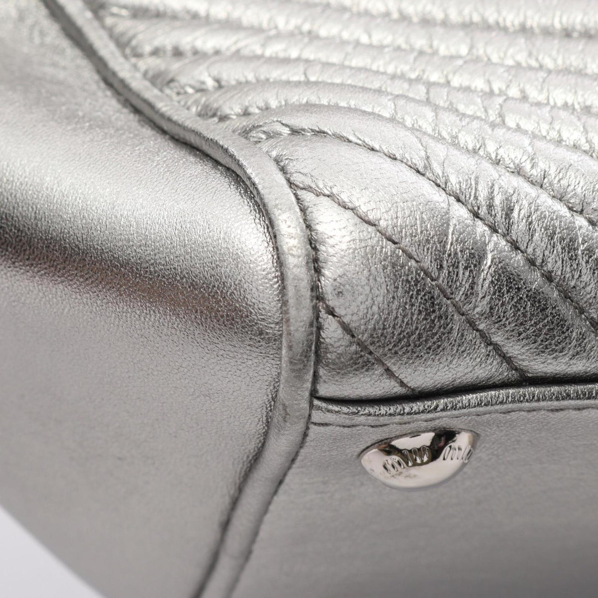 Miu Miu Silver Leather Handbag (Pre-Owned)