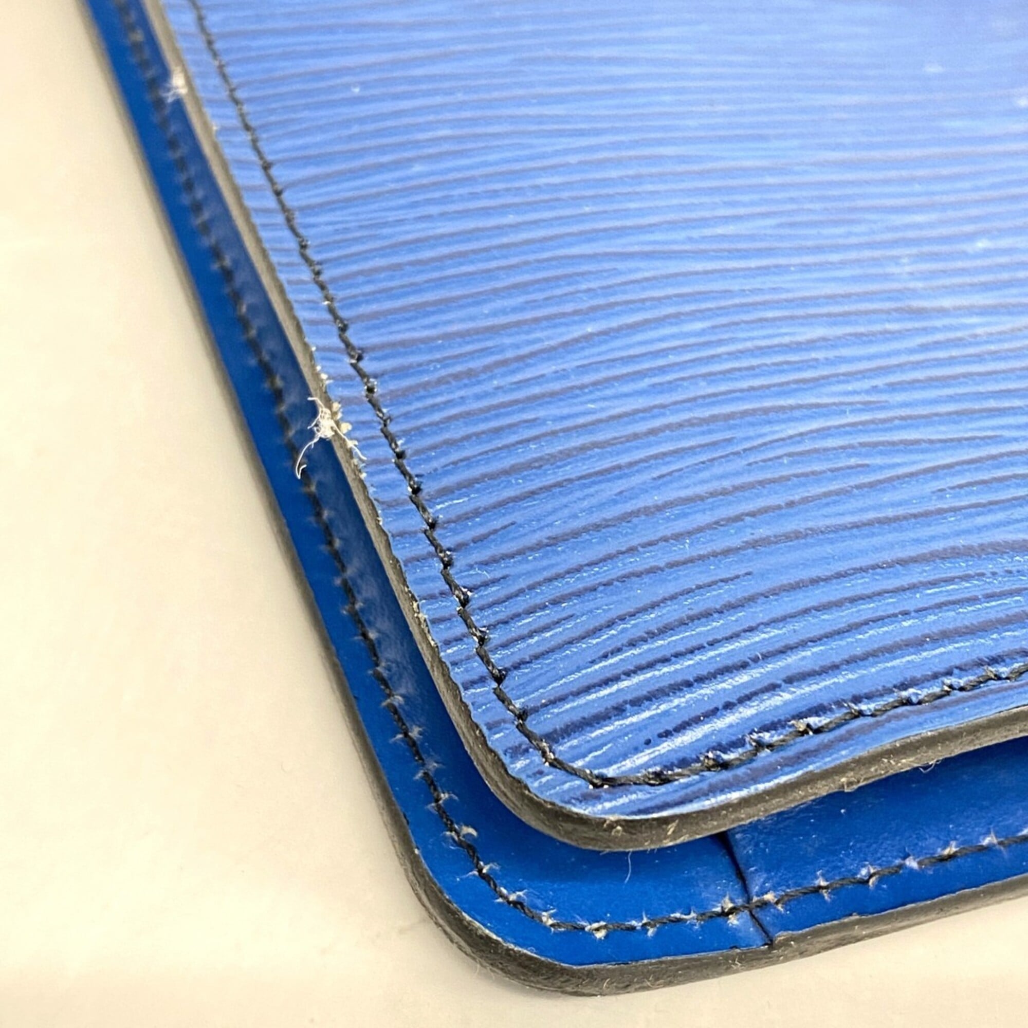 Louis Vuitton Toledo Blue Clutch Bag (Pre-Owned)