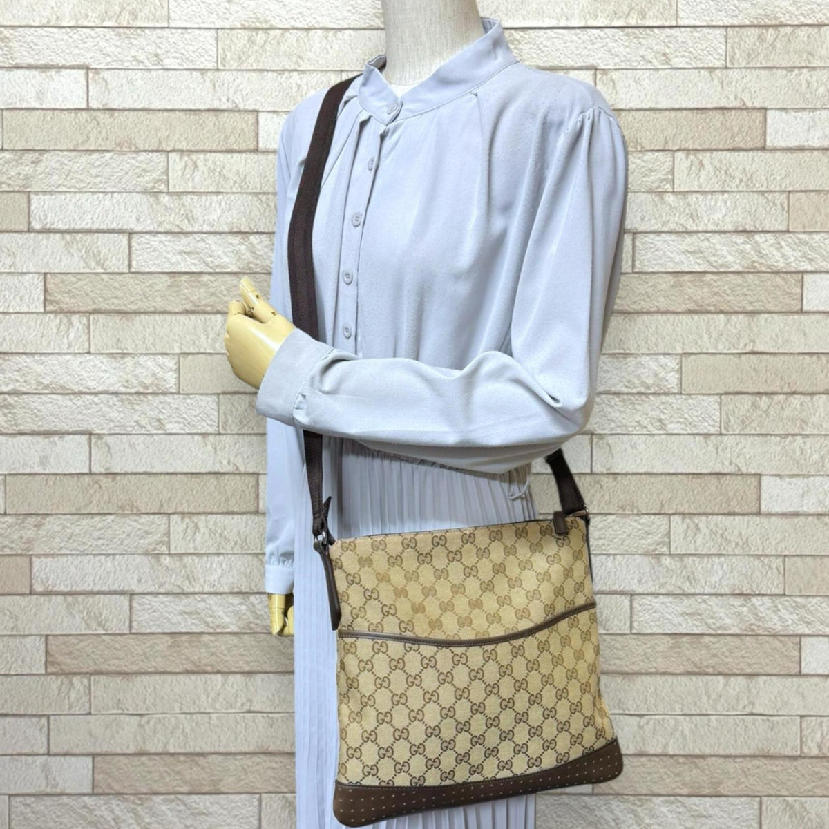 Gucci Brown Gg Canvas Shoulder Bag (Pre-Owned)