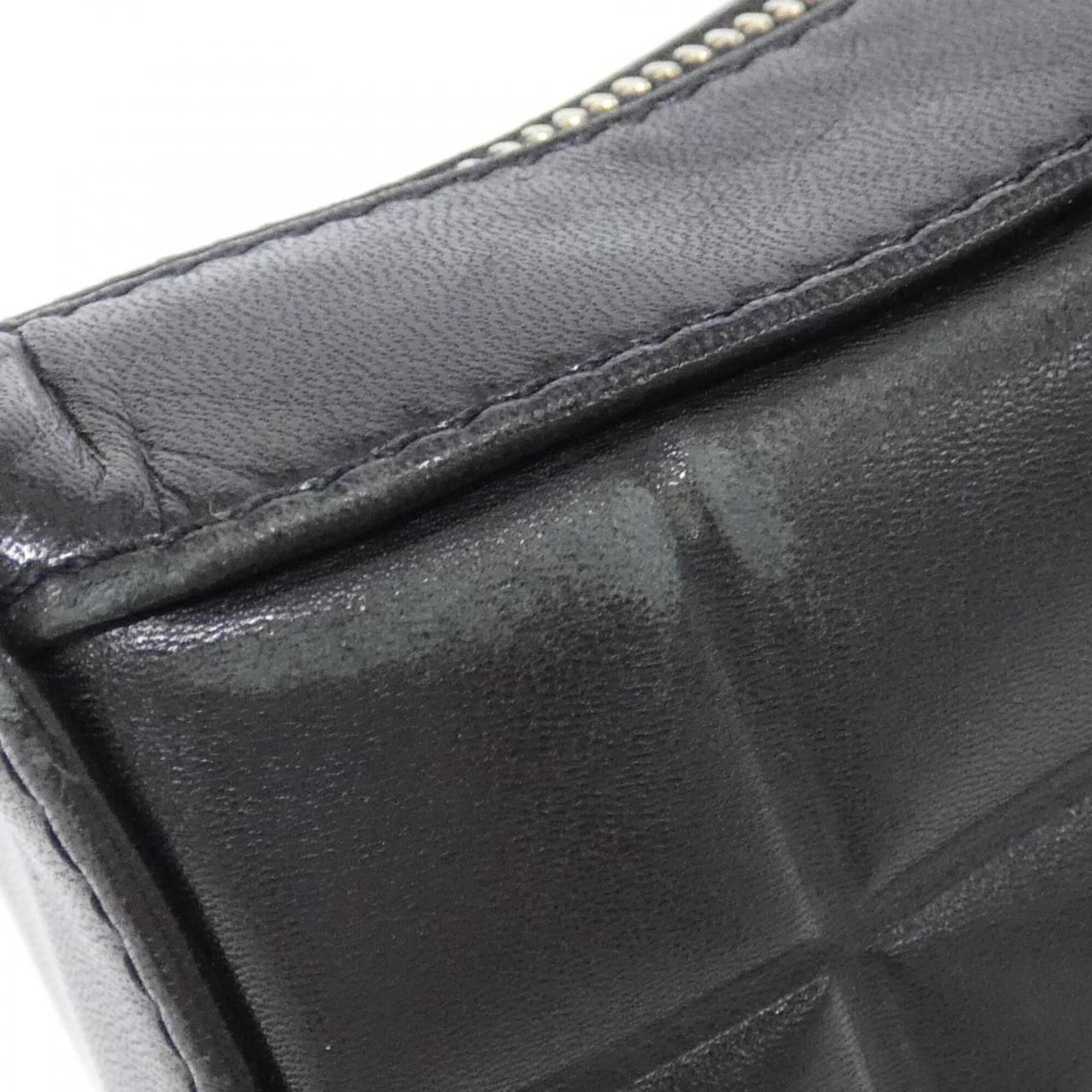 Chanel Black Leather Shoulder Bag (Pre-Owned)