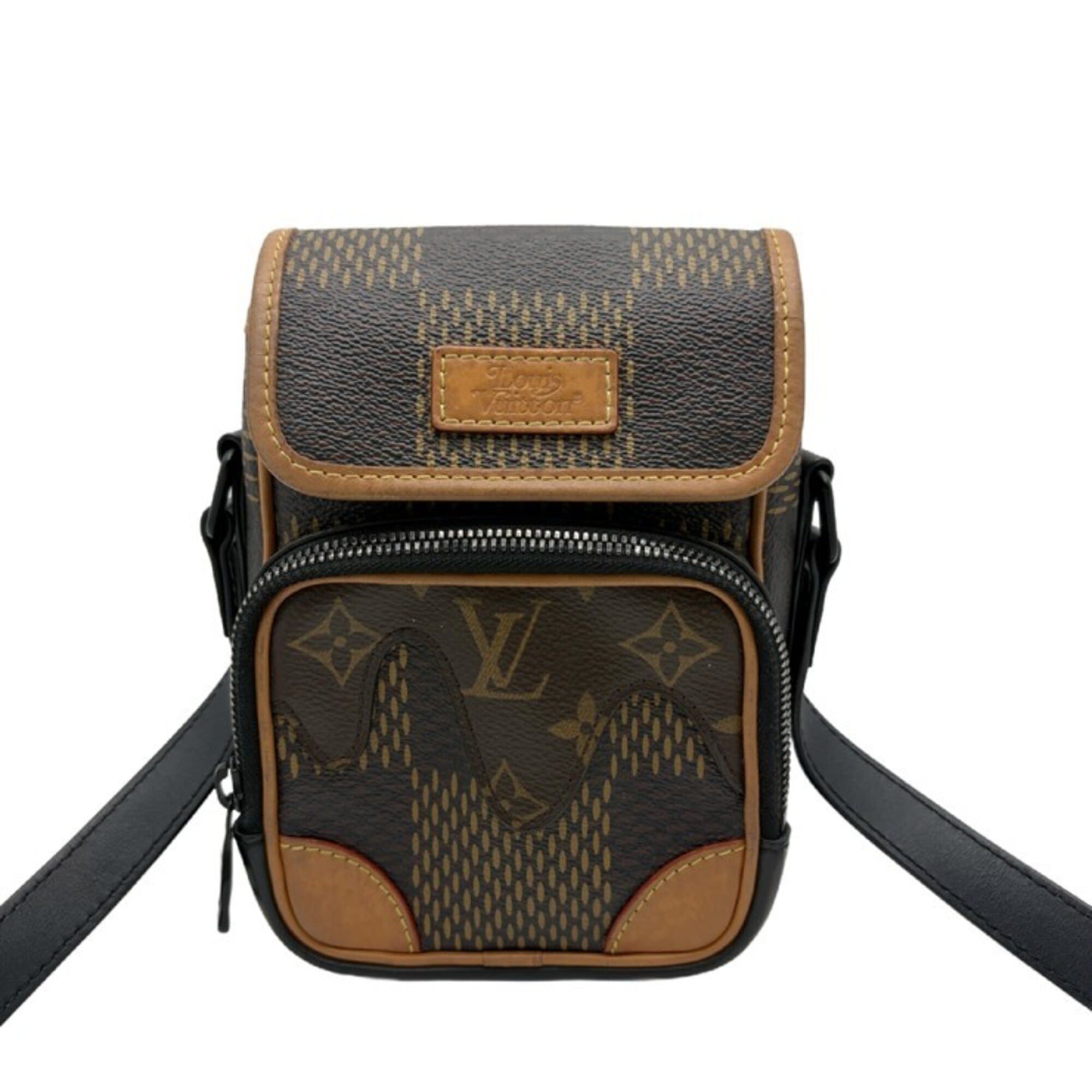 Louis Vuitton Brown Messenger Bag Shoulder Bag (Pre-Owned)