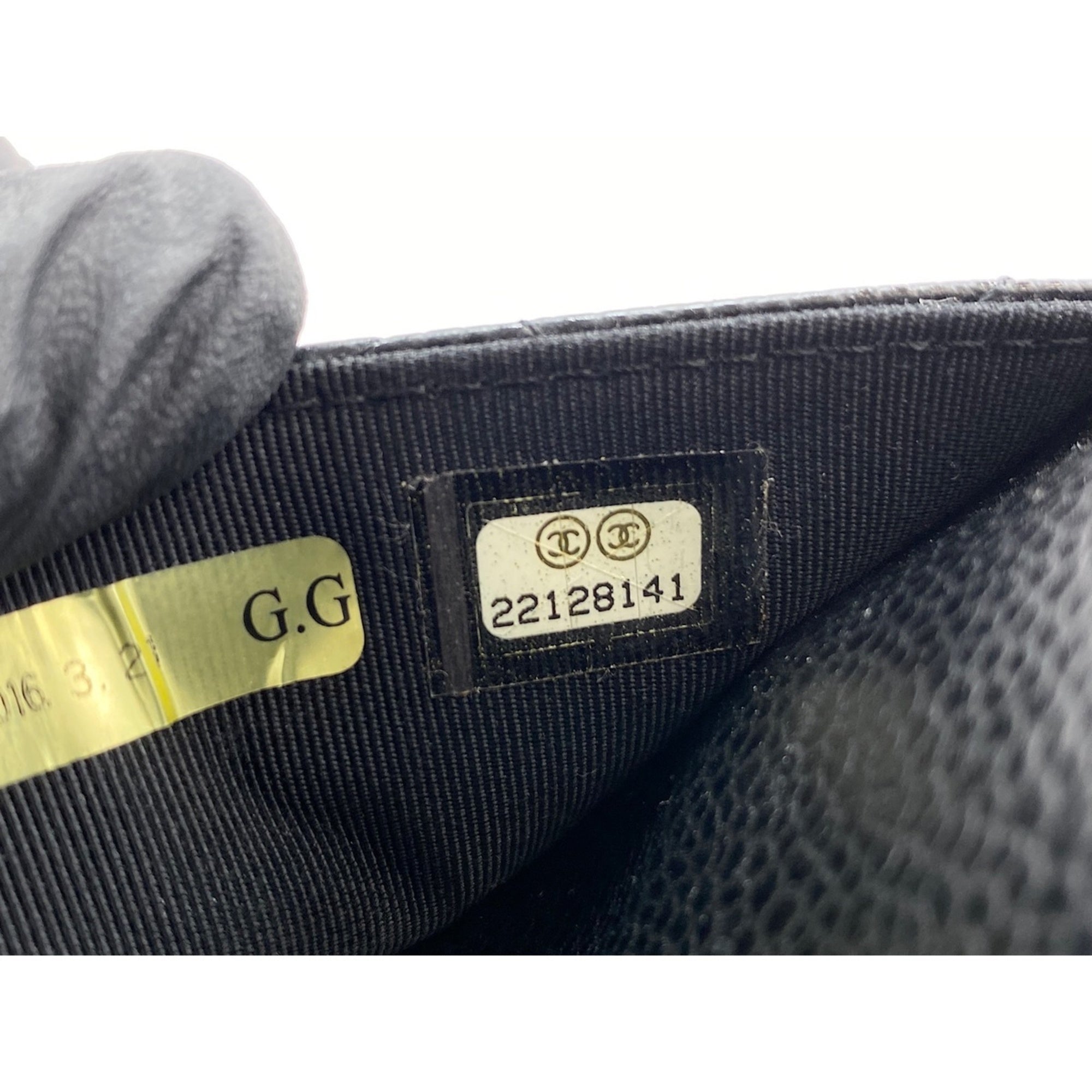 Chanel Black Shoulder Bag (Pre-Owned)