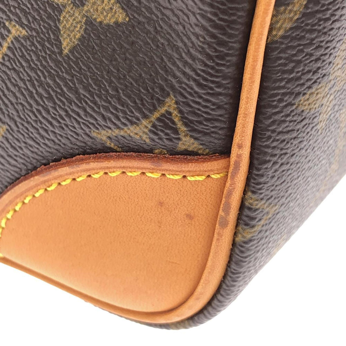 Louis Vuitton Brown Coated Canvas Shoulder Bag (Pre-Owned)