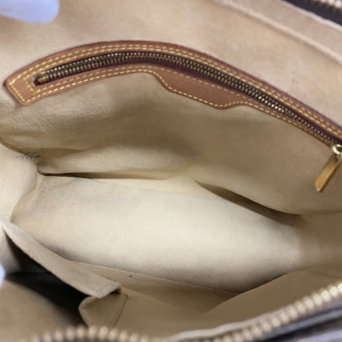 Louis Vuitton Brown Shoulder Bag (Pre-Owned)