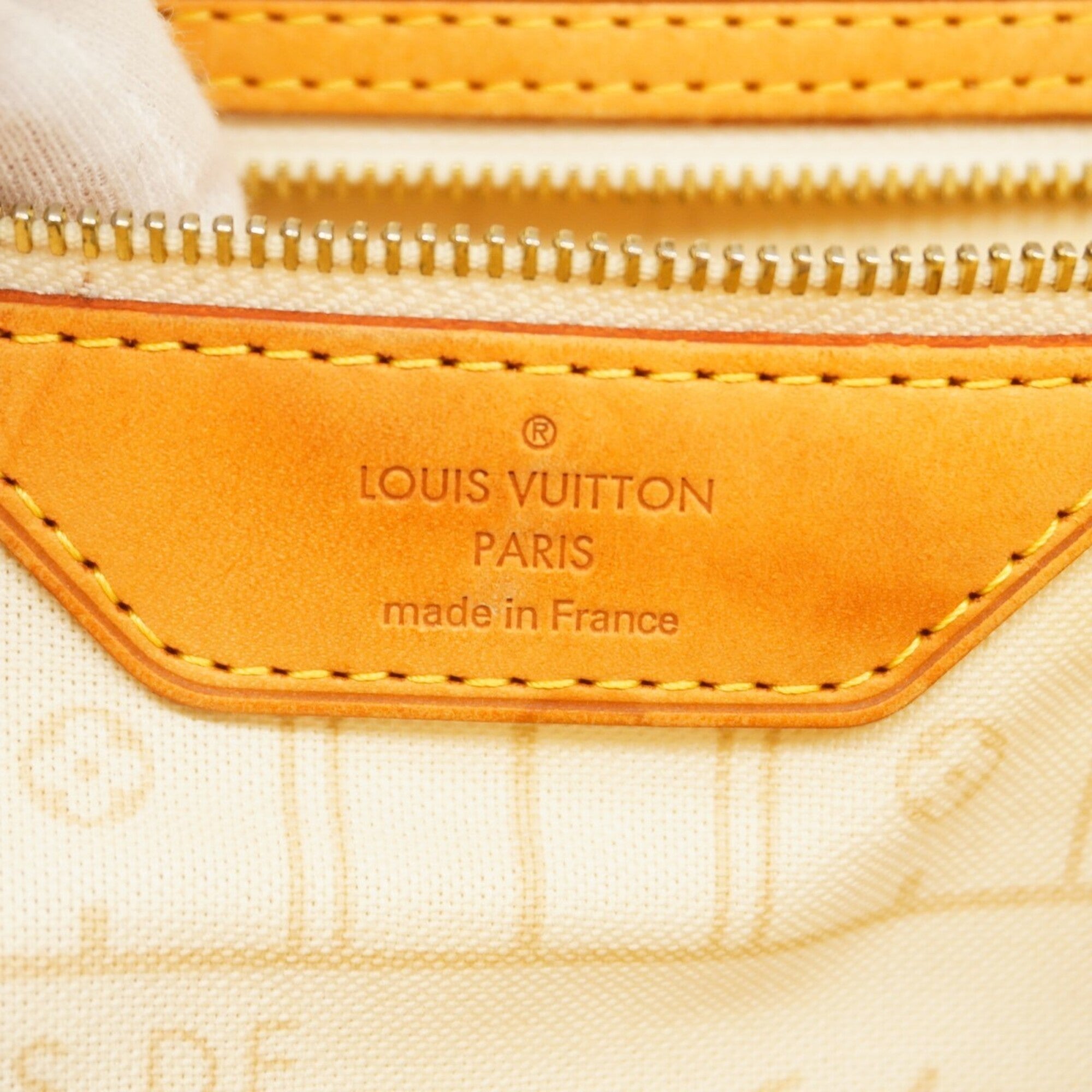 Louis Vuitton White Tote Bag (Pre-Owned)