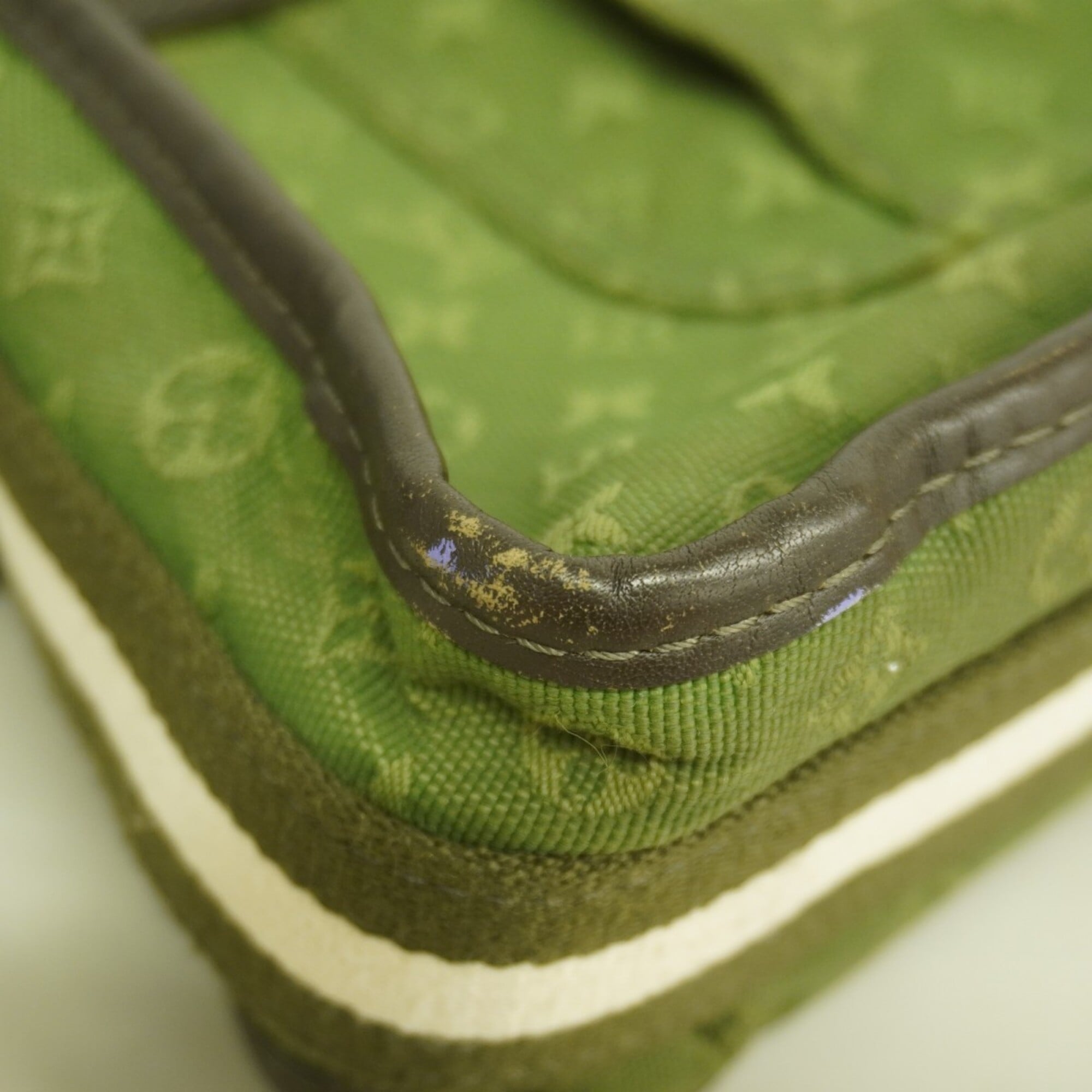 Louis Vuitton Tst Khaki Shoulder Bag (Pre-Owned)