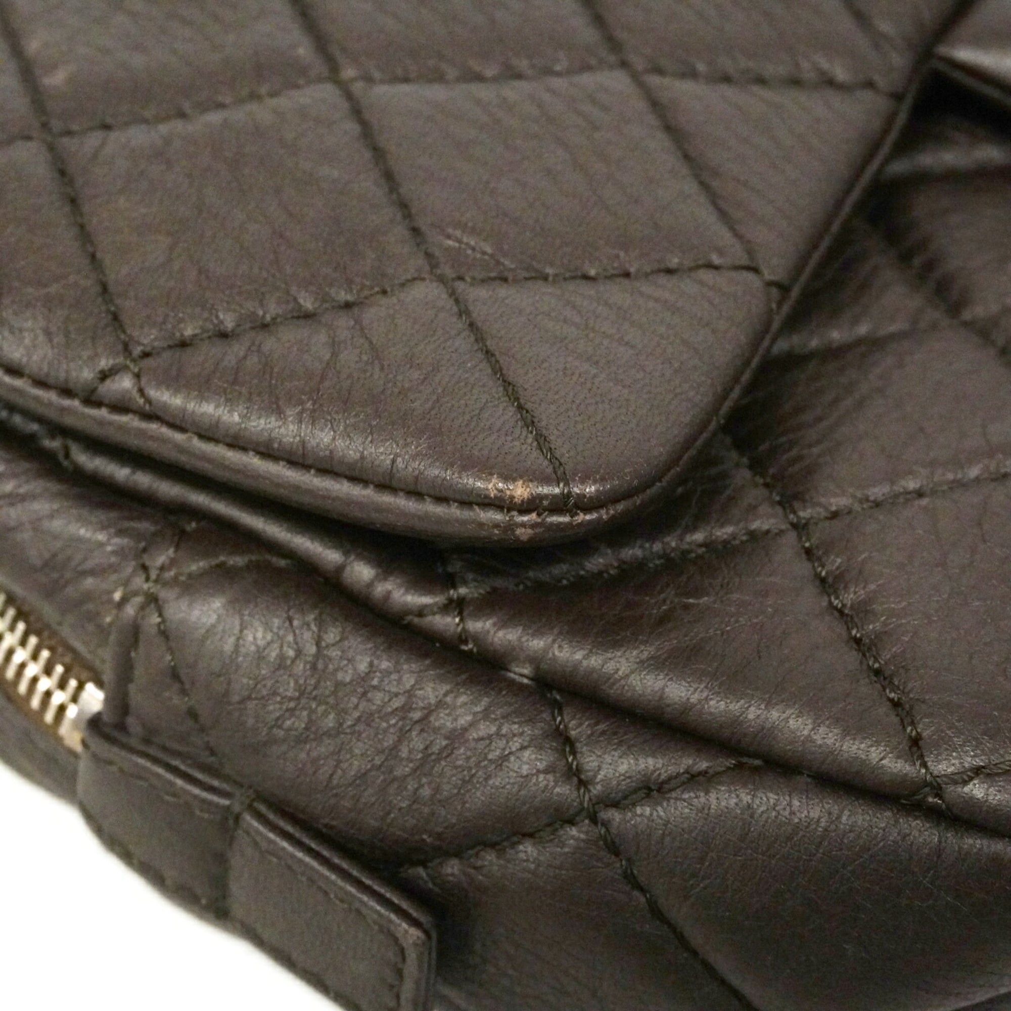 Chanel Brown Leather Shoulder Bag (Pre-Owned)