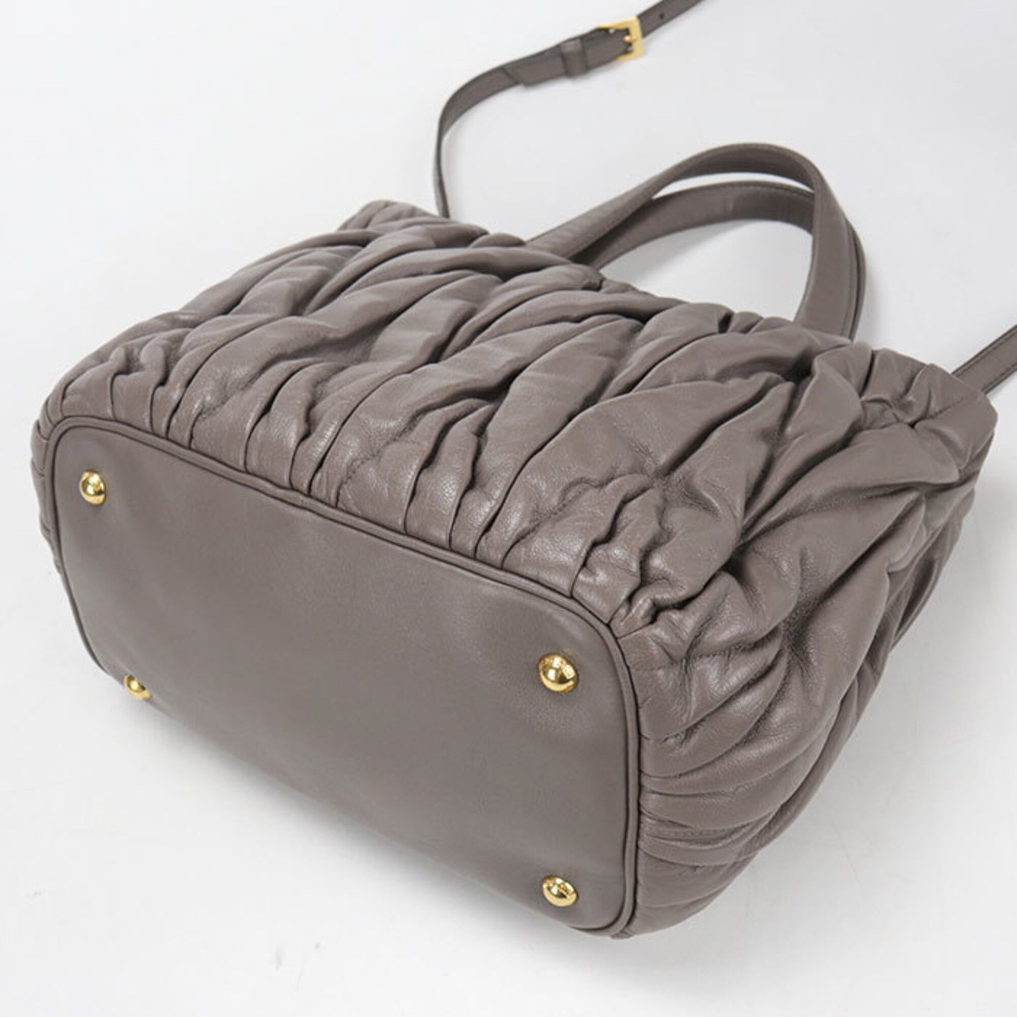 Miu Miu Gray Leather Tote Bag (Pre-Owned)